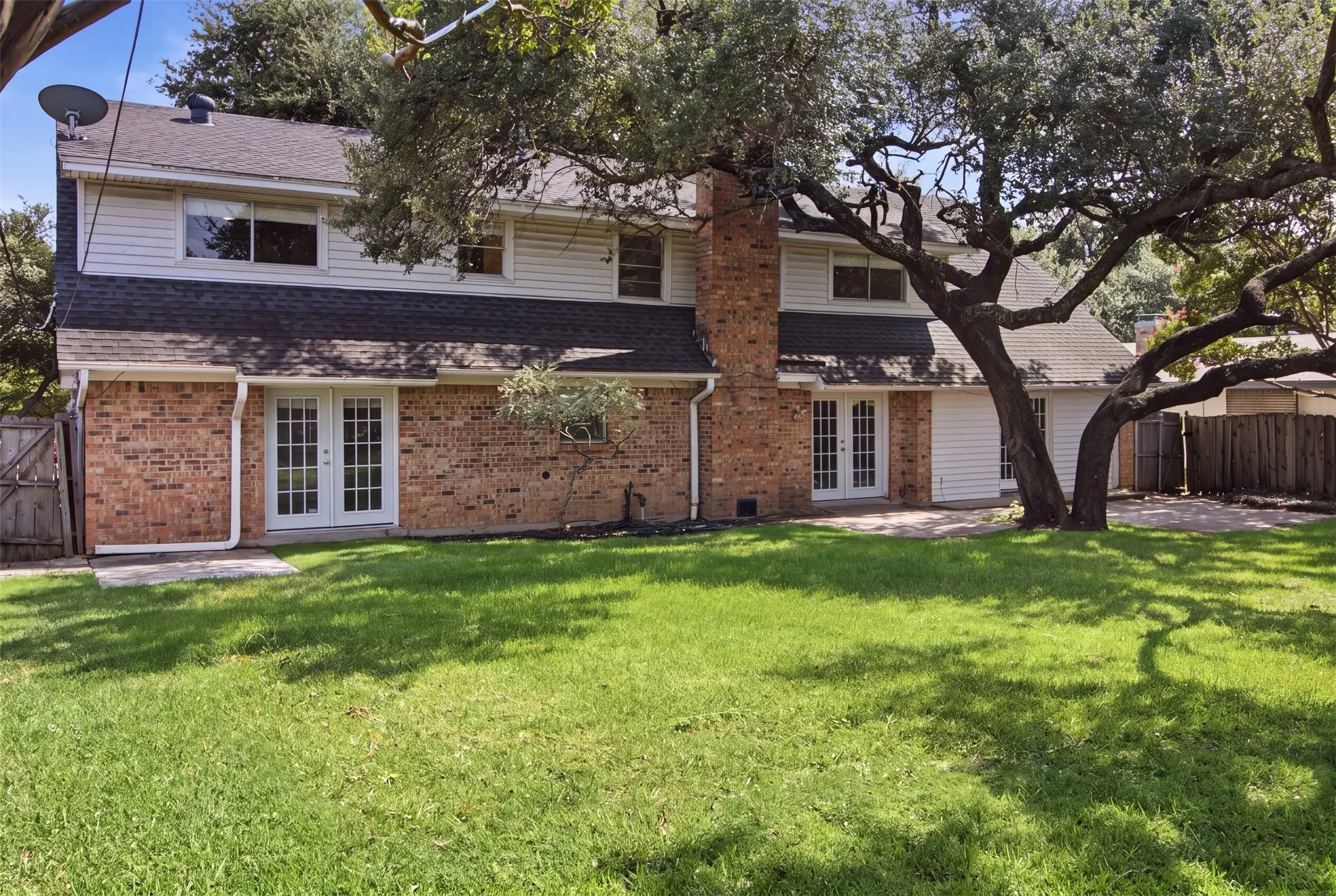Single Family Residence For Sale in Dallas County , 3651 Courtdale Drive, Farmers Branch, Texas 75234, 4 Bedroom, 3 Bathroom, Garage spaces, 2,896 Sqft, built in 1965, mls#21341679, Real Estate Agent in Farmers Branch, Homes For Sale in Dallas county, Homes For Sale in Farmers Branch, Realtor in Farmers Branch Texas, Real Estate Brokerage Independent Realty Texas, Luminita Cordes Realtor