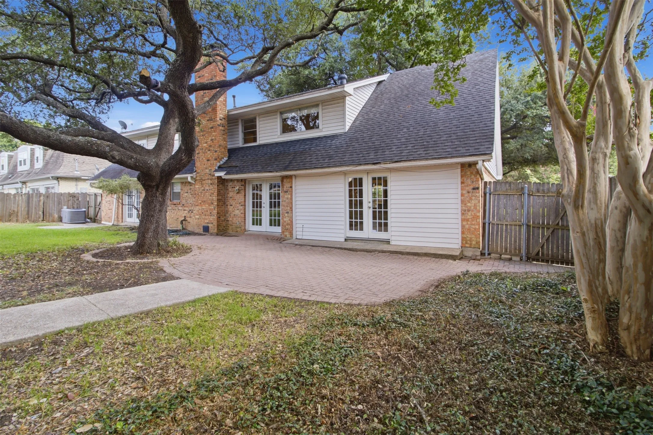 Single Family Residence For Sale in Dallas County , 3651 Courtdale Drive, Farmers Branch, Texas 75234, 4 Bedroom, 3 Bathroom, Garage spaces, 2,896 Sqft, built in 1965, mls#21341679, Real Estate Agent in Farmers Branch, Homes For Sale in Dallas county, Homes For Sale in Farmers Branch, Realtor in Farmers Branch Texas, Real Estate Brokerage Independent Realty Texas, Luminita Cordes Realtor