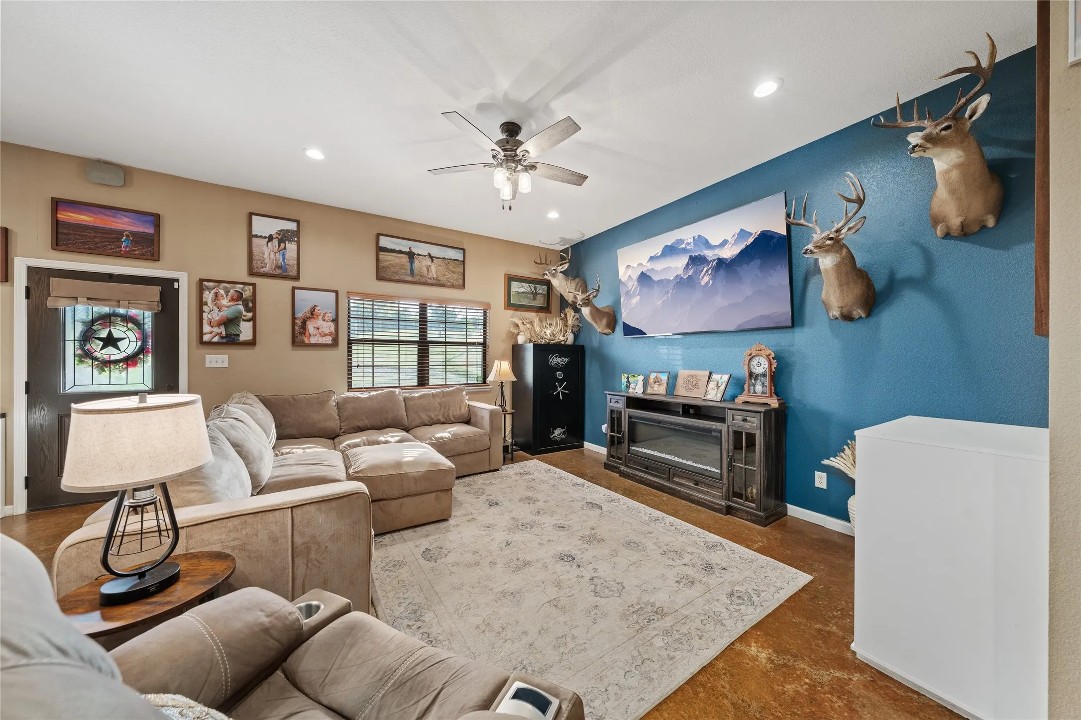 Farm For Sale in Mc Lennan County , 2967 Woodlawn Road, Bruceville, Texas 76630, 2 Bedroom, 2 Bathroom, 2 Garage spaces, 1,400 Sqft, built in 2018, mls#21342198, Real Estate Agent in Bruceville, Homes For Sale in Mc Lennan county, Homes For Sale in Bruceville, Realtor in Bruceville Texas, Real Estate Brokerage Independent Realty Texas, Luminita Cordes Realtor