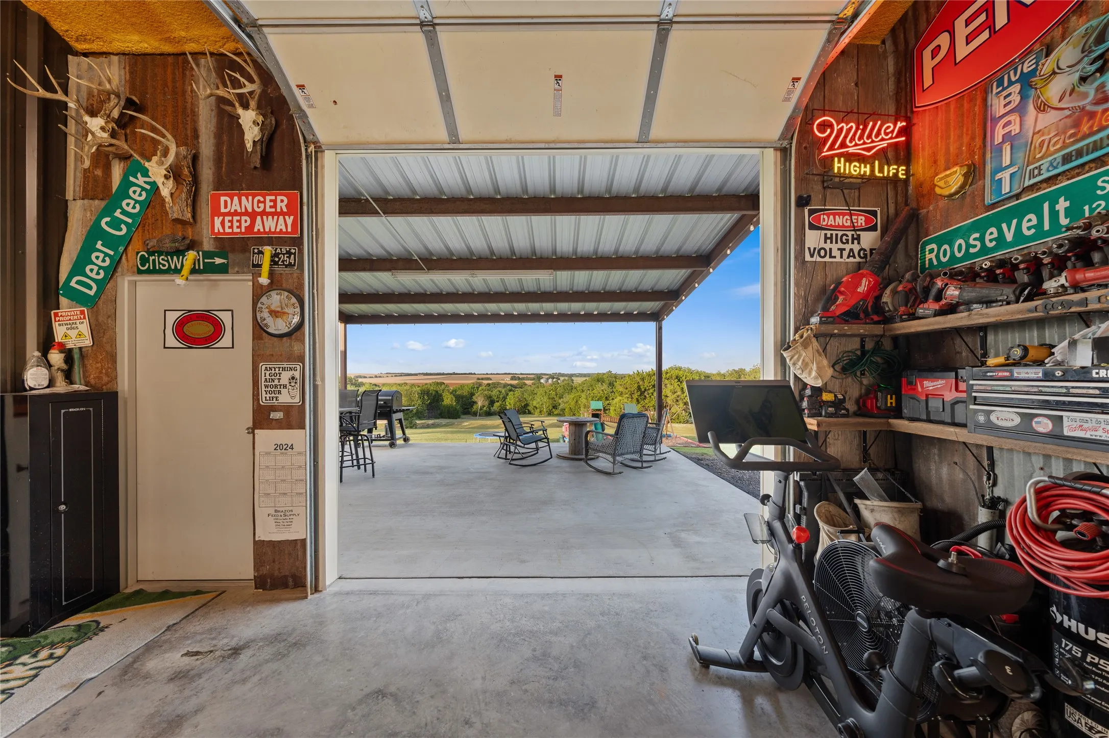 Farm For Sale in Mc Lennan County , 2967 Woodlawn Road, Bruceville, Texas 76630, 2 Bedroom, 2 Bathroom, 2 Garage spaces, 1,400 Sqft, built in 2018, mls#21342198, Real Estate Agent in Bruceville, Homes For Sale in Mc Lennan county, Homes For Sale in Bruceville, Realtor in Bruceville Texas, Real Estate Brokerage Independent Realty Texas, Luminita Cordes Realtor