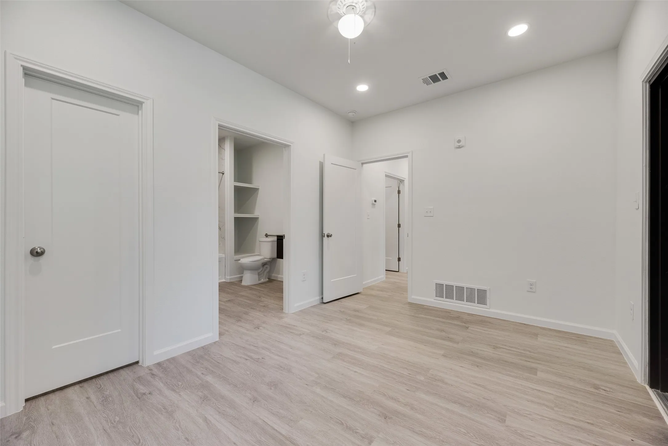 Apartment For Rent in Tarrant County , 4225 Bernice Street, Haltom City, Texas 76117, 1 Bedroom, 1 Bathroom, Garage spaces, 740 Sqft, built in 2024, Price $1,300, mls#21342546, Real Estate Agent in Haltom City, Homes For Rent in Tarrant county, Homes For Rent in Haltom City, Realtor in Haltom City Texas, Real Estate Brokerage Independent Realty Texas, Luminita Cordes Realtor