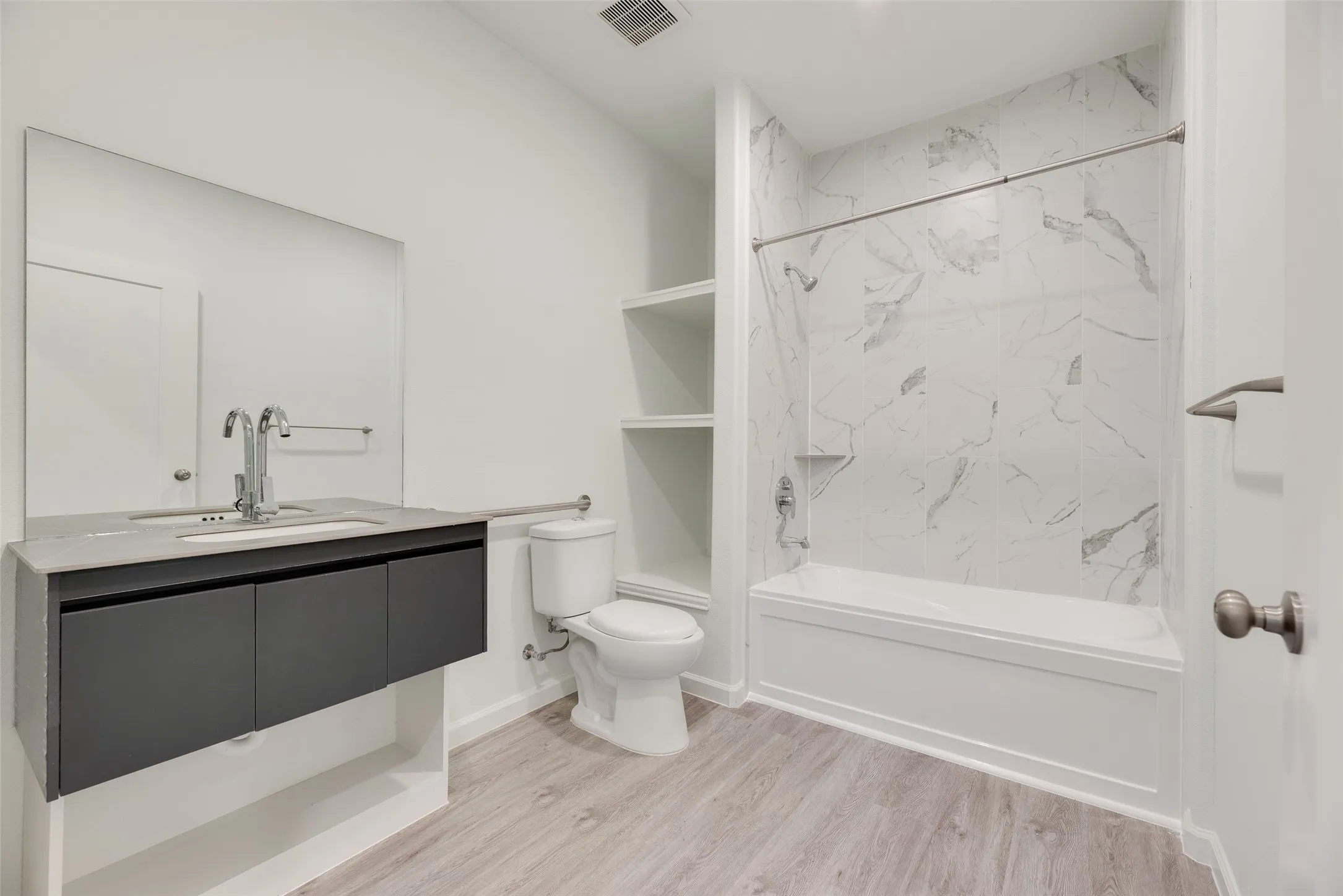 Apartment For Rent in Tarrant County , 4225 Bernice Street, Haltom City, Texas 76117, 1 Bedroom, 1 Bathroom, Garage spaces, 740 Sqft, built in 2024, Price $1,300, mls#21342546, Real Estate Agent in Haltom City, Homes For Rent in Tarrant county, Homes For Rent in Haltom City, Realtor in Haltom City Texas, Real Estate Brokerage Independent Realty Texas, Luminita Cordes Realtor