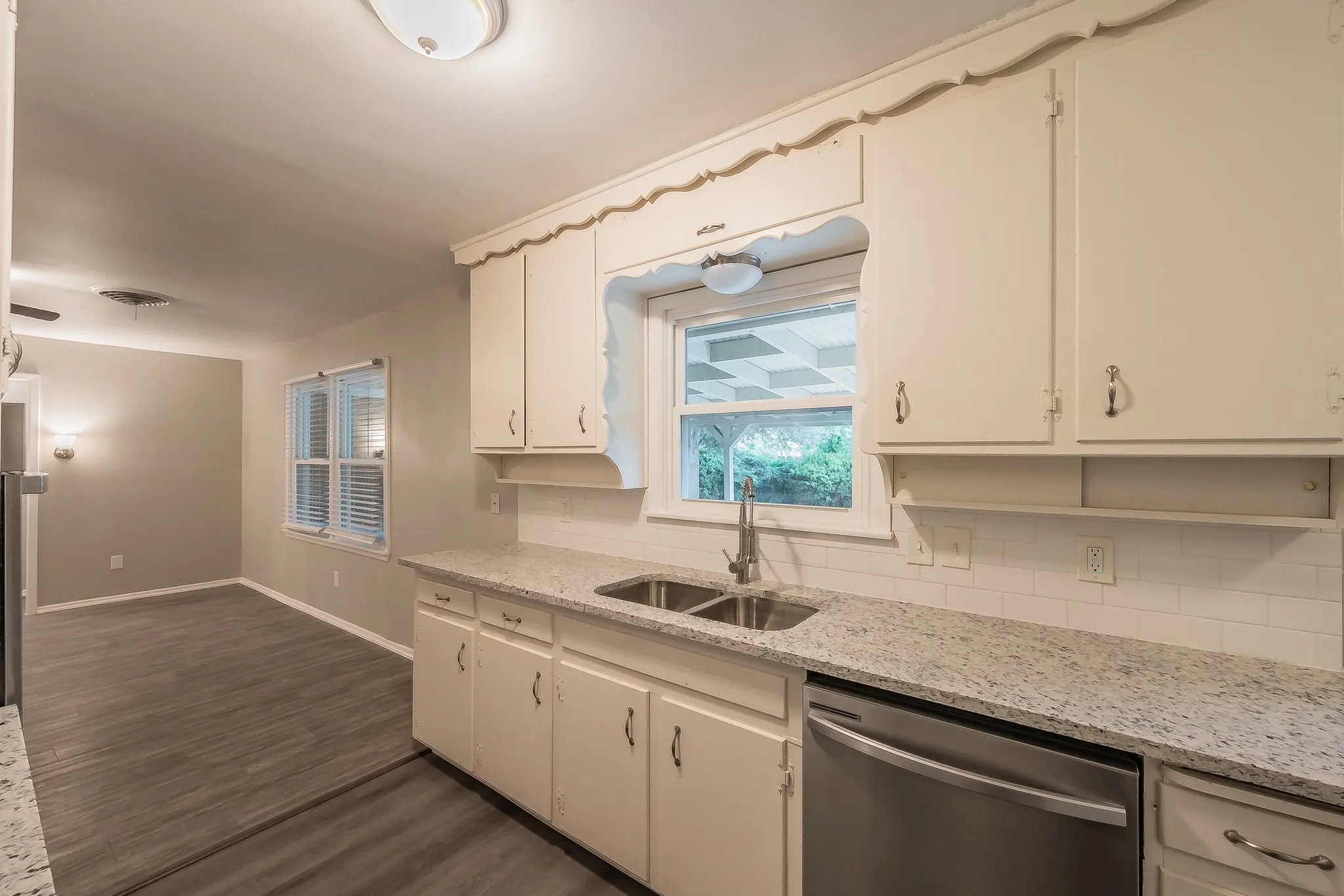 Single Family Residence For Sale in Tarrant County , 5616 Ammons Street, Haltom City, Texas 76117, 3 Bedroom, 2 Bathroom, 2 Garage spaces, 1,292 Sqft, built in 1961, mls#21341314, Real Estate Agent in Haltom City, Homes For Sale in Tarrant county, Homes For Sale in Haltom City, Realtor in Haltom City Texas, Real Estate Brokerage Independent Realty Texas, Luminita Cordes Realtor