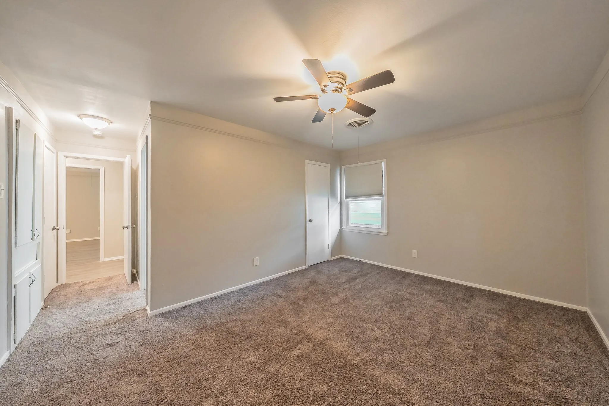 Single Family Residence For Sale in Tarrant County , 5616 Ammons Street, Haltom City, Texas 76117, 3 Bedroom, 2 Bathroom, 2 Garage spaces, 1,292 Sqft, built in 1961, mls#21341314, Real Estate Agent in Haltom City, Homes For Sale in Tarrant county, Homes For Sale in Haltom City, Realtor in Haltom City Texas, Real Estate Brokerage Independent Realty Texas, Luminita Cordes Realtor