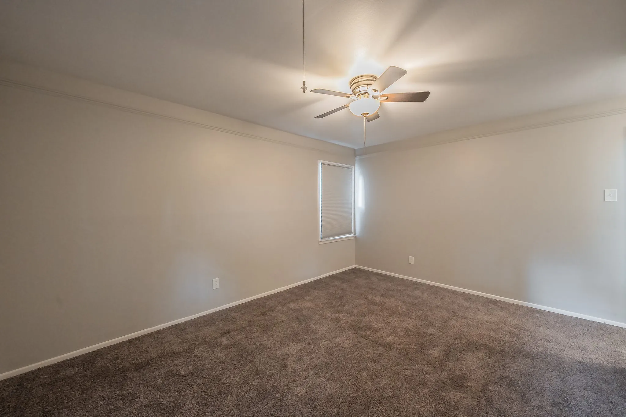 Single Family Residence For Sale in Tarrant County , 5616 Ammons Street, Haltom City, Texas 76117, 3 Bedroom, 2 Bathroom, 2 Garage spaces, 1,292 Sqft, built in 1961, mls#21341314, Real Estate Agent in Haltom City, Homes For Sale in Tarrant county, Homes For Sale in Haltom City, Realtor in Haltom City Texas, Real Estate Brokerage Independent Realty Texas, Luminita Cordes Realtor