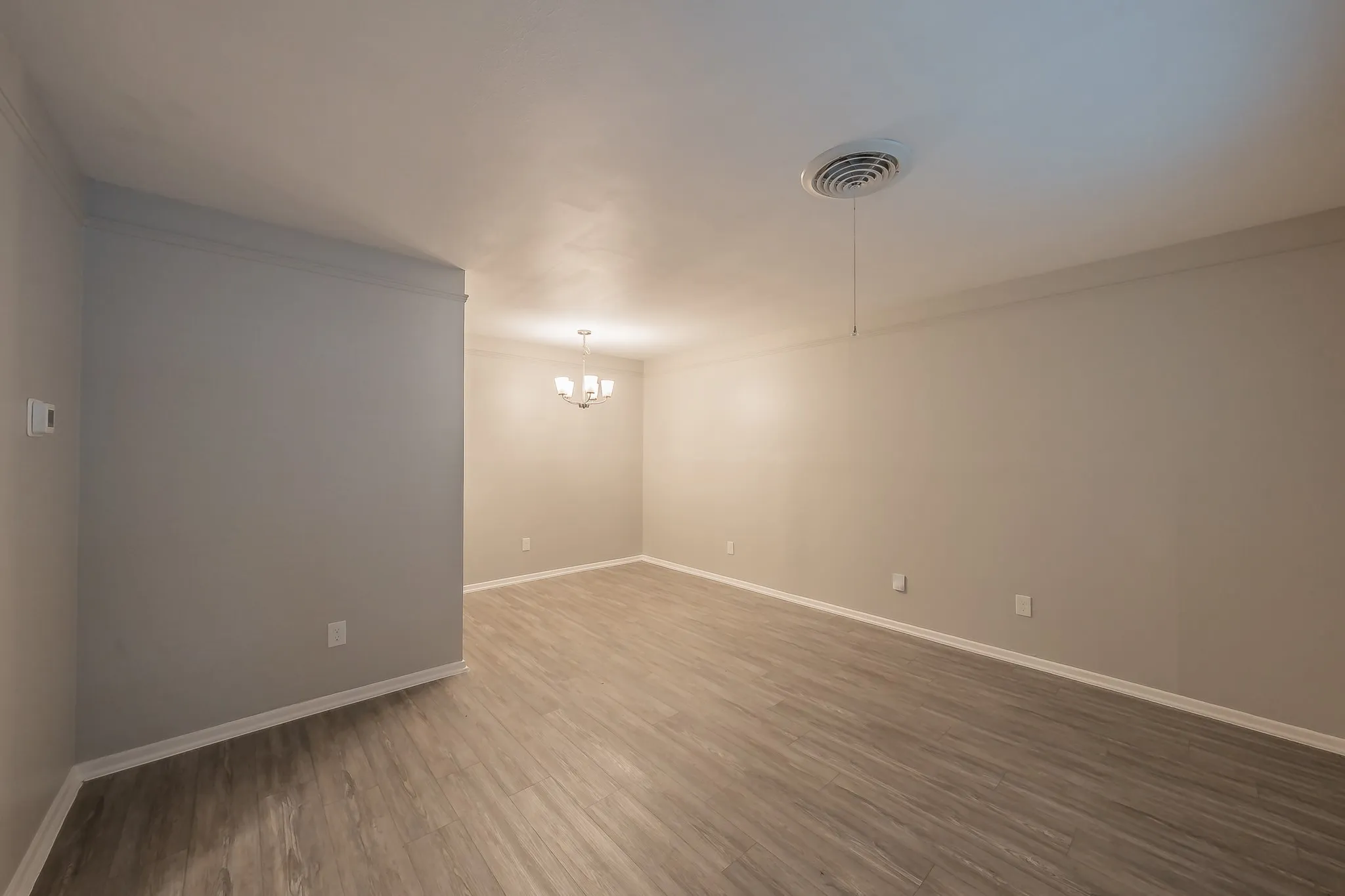 Single Family Residence For Sale in Tarrant County , 5616 Ammons Street, Haltom City, Texas 76117, 3 Bedroom, 2 Bathroom, 2 Garage spaces, 1,292 Sqft, built in 1961, mls#21341314, Real Estate Agent in Haltom City, Homes For Sale in Tarrant county, Homes For Sale in Haltom City, Realtor in Haltom City Texas, Real Estate Brokerage Independent Realty Texas, Luminita Cordes Realtor