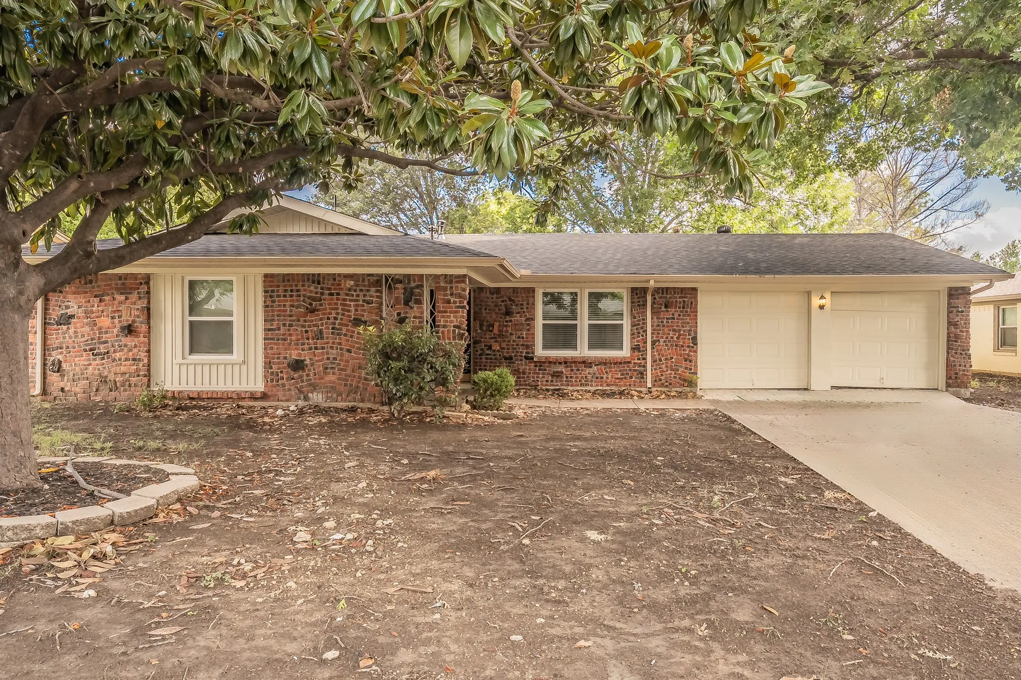 Single Family Residence For Sale in Tarrant County , 5616 Ammons Street, Haltom City, Texas 76117, 3 Bedroom, 2 Bathroom, 2 Garage spaces, 1,292 Sqft, built in 1961, mls#21341314, Real Estate Agent in Haltom City, Homes For Sale in Tarrant county, Homes For Sale in Haltom City, Realtor in Haltom City Texas, Real Estate Brokerage Independent Realty Texas, Luminita Cordes Realtor