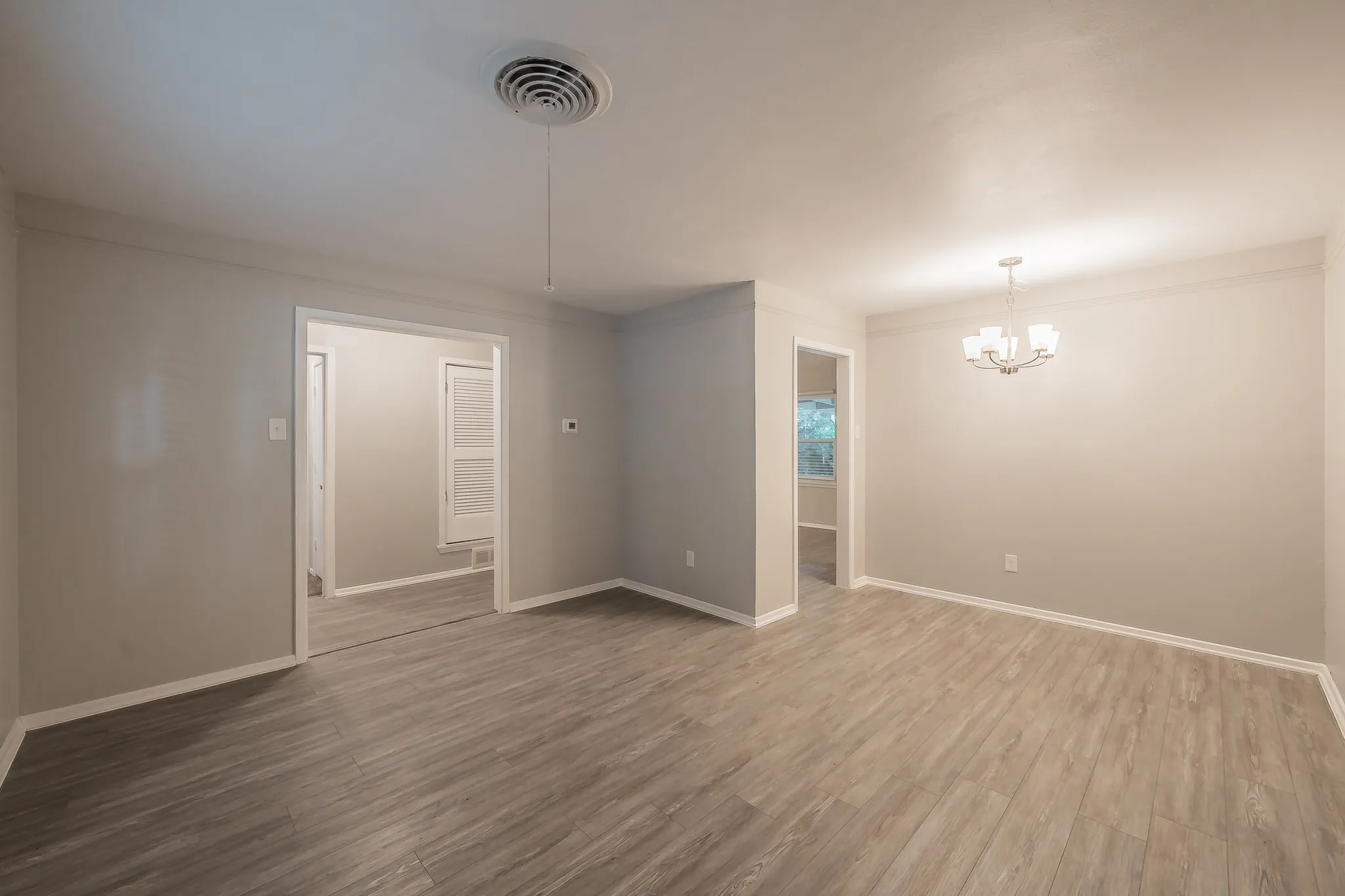 Single Family Residence For Sale in Tarrant County , 5616 Ammons Street, Haltom City, Texas 76117, 3 Bedroom, 2 Bathroom, 2 Garage spaces, 1,292 Sqft, built in 1961, mls#21341314, Real Estate Agent in Haltom City, Homes For Sale in Tarrant county, Homes For Sale in Haltom City, Realtor in Haltom City Texas, Real Estate Brokerage Independent Realty Texas, Luminita Cordes Realtor