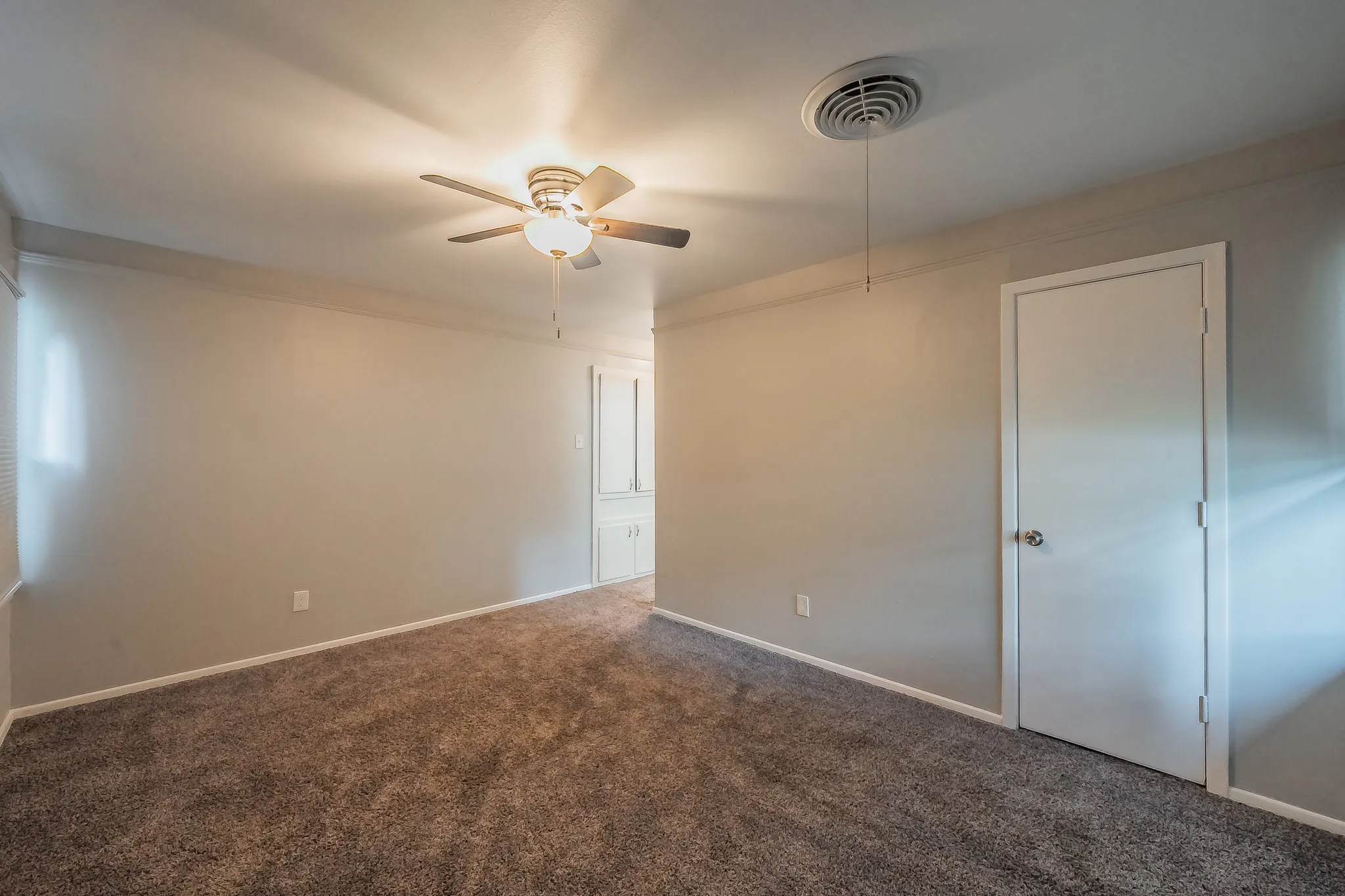 Single Family Residence For Sale in Tarrant County , 5616 Ammons Street, Haltom City, Texas 76117, 3 Bedroom, 2 Bathroom, 2 Garage spaces, 1,292 Sqft, built in 1961, mls#21341314, Real Estate Agent in Haltom City, Homes For Sale in Tarrant county, Homes For Sale in Haltom City, Realtor in Haltom City Texas, Real Estate Brokerage Independent Realty Texas, Luminita Cordes Realtor