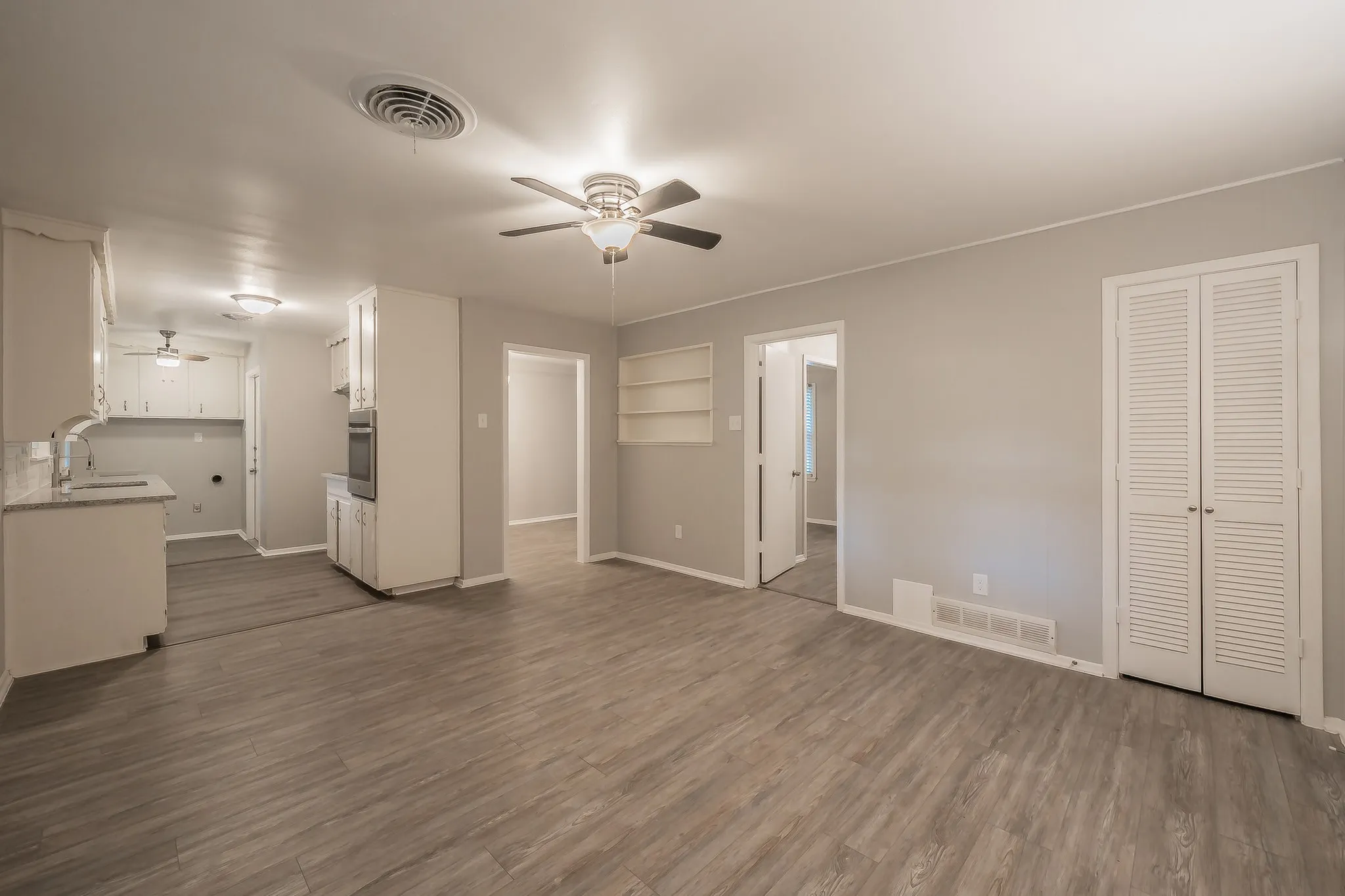 Single Family Residence For Sale in Tarrant County , 5616 Ammons Street, Haltom City, Texas 76117, 3 Bedroom, 2 Bathroom, 2 Garage spaces, 1,292 Sqft, built in 1961, mls#21341314, Real Estate Agent in Haltom City, Homes For Sale in Tarrant county, Homes For Sale in Haltom City, Realtor in Haltom City Texas, Real Estate Brokerage Independent Realty Texas, Luminita Cordes Realtor