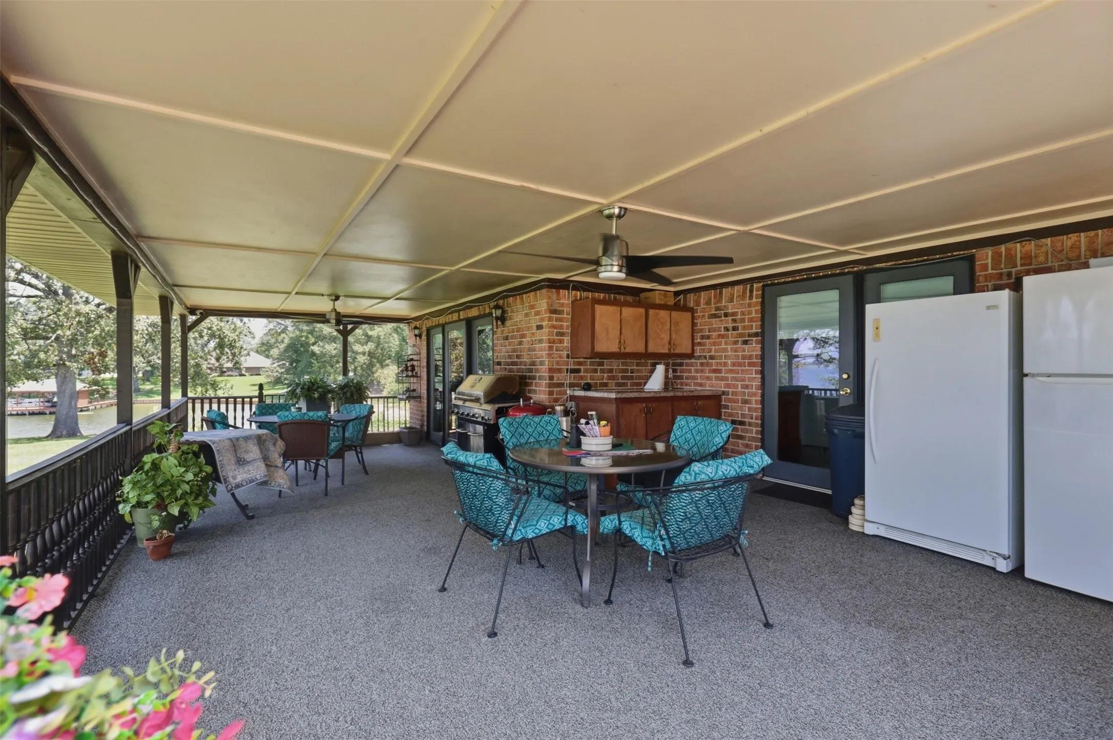 Single Family Residence For Sale in Camp County , 1994 CR 2320, Pittsburg, Texas 75686, 3 Bedroom, 2 Bathroom, Garage spaces, 1,723 Sqft, built in 1987, mls#21342560, Real Estate Agent in Pittsburg, Homes For Sale in Camp county, Homes For Sale in Pittsburg, Realtor in Pittsburg Texas, Real Estate Brokerage Independent Realty Texas, Luminita Cordes Realtor