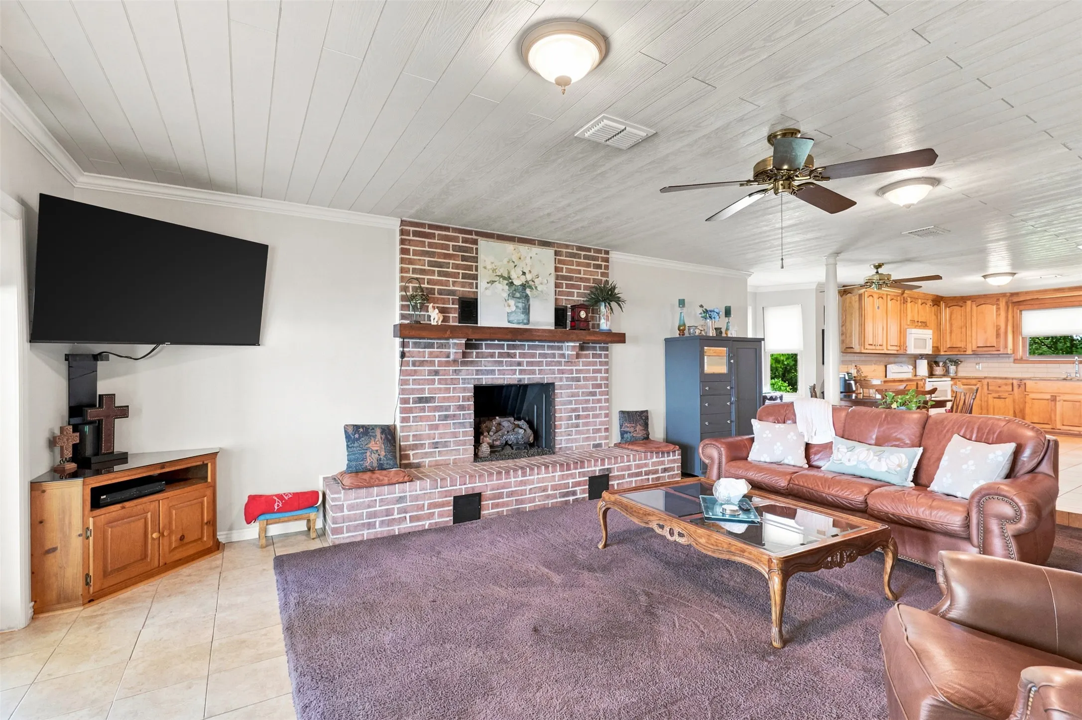 Single Family Residence For Sale in Camp County , 1994 CR 2320, Pittsburg, Texas 75686, 3 Bedroom, 2 Bathroom, Garage spaces, 1,723 Sqft, built in 1987, mls#21342560, Real Estate Agent in Pittsburg, Homes For Sale in Camp county, Homes For Sale in Pittsburg, Realtor in Pittsburg Texas, Real Estate Brokerage Independent Realty Texas, Luminita Cordes Realtor