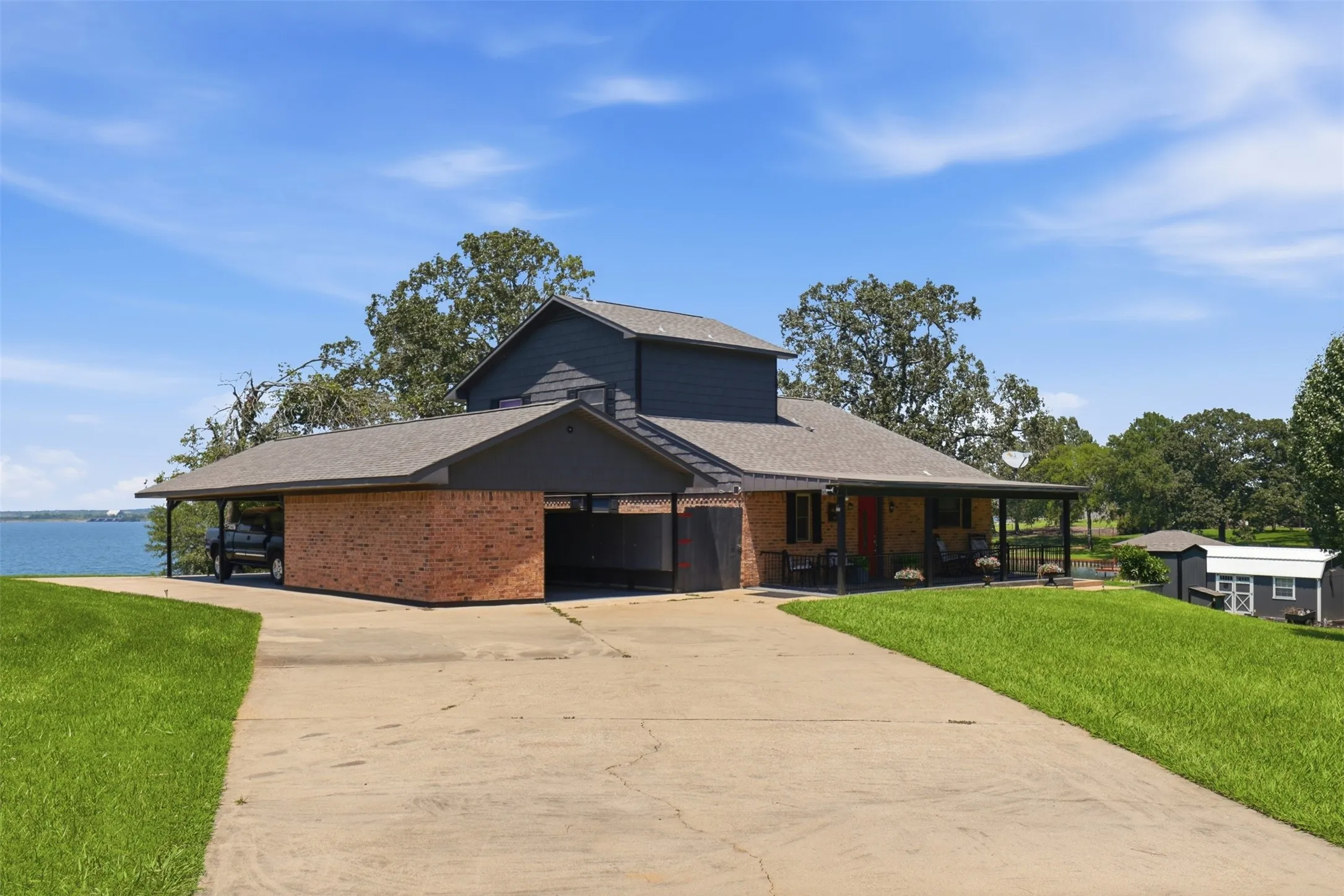 Single Family Residence For Sale in Camp County , 1994 CR 2320, Pittsburg, Texas 75686, 3 Bedroom, 2 Bathroom, Garage spaces, 1,723 Sqft, built in 1987, mls#21342560, Real Estate Agent in Pittsburg, Homes For Sale in Camp county, Homes For Sale in Pittsburg, Realtor in Pittsburg Texas, Real Estate Brokerage Independent Realty Texas, Luminita Cordes Realtor