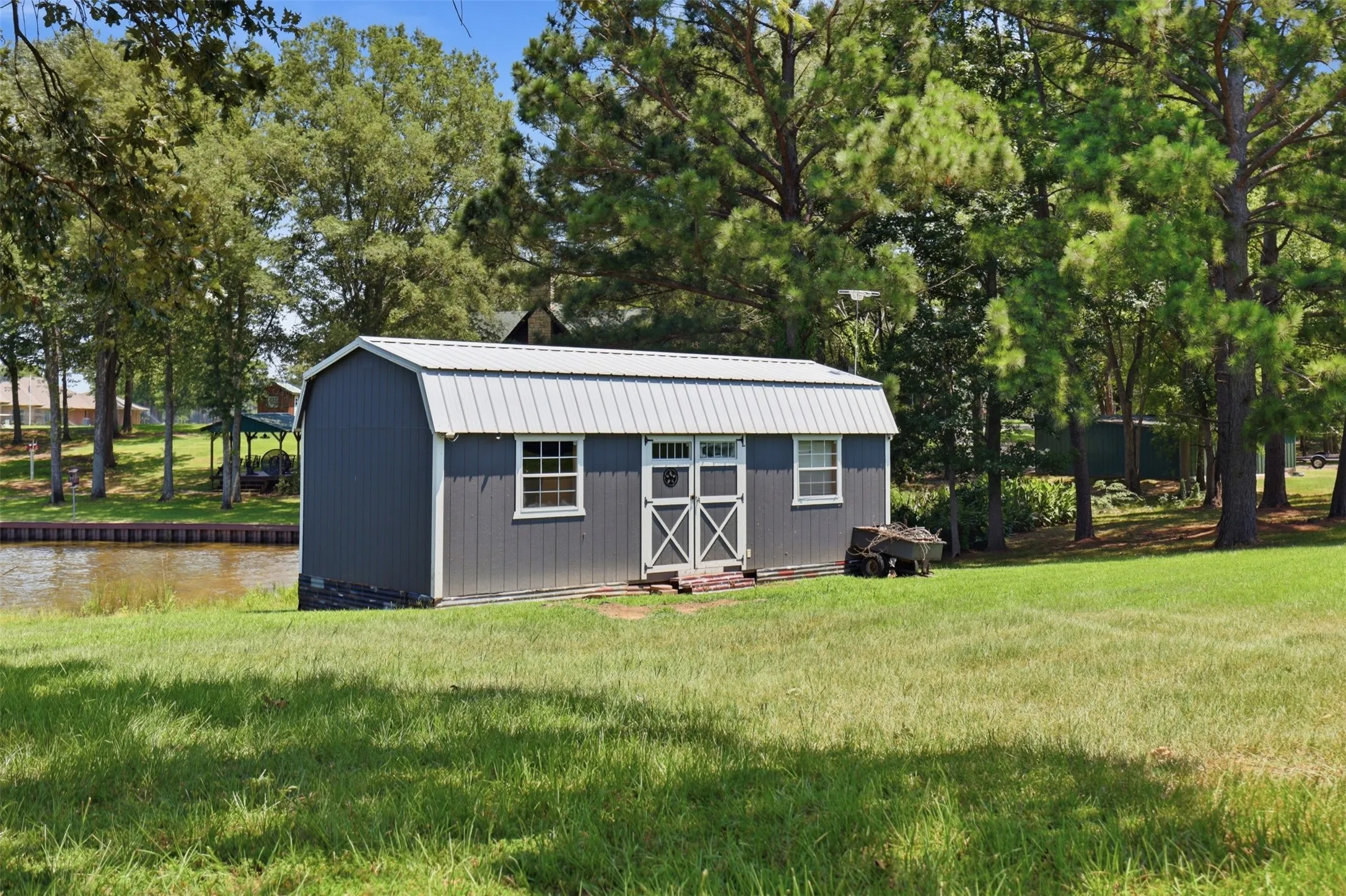 Single Family Residence For Sale in Camp County , 1994 CR 2320, Pittsburg, Texas 75686, 3 Bedroom, 2 Bathroom, Garage spaces, 1,723 Sqft, built in 1987, mls#21342560, Real Estate Agent in Pittsburg, Homes For Sale in Camp county, Homes For Sale in Pittsburg, Realtor in Pittsburg Texas, Real Estate Brokerage Independent Realty Texas, Luminita Cordes Realtor