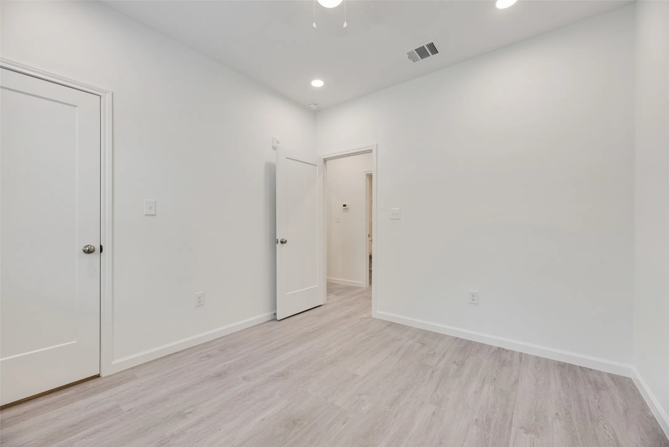 Apartment For Rent in Tarrant County , 4225 Bernice Street 204, Haltom City, Texas 76117, 2 Bedrooms, 2 Bathrooms, Garage spaces, 1,018 Sqft, built in 2024, Price $1,600, mls#21342578, Real Estate Agent in Haltom City, Homes For Rent in Tarrant county, Homes For Rent in Haltom City, Realtor in Haltom City Texas, Real Estate Brokerage Independent Realty Texas, Luminita Cordes Realtor