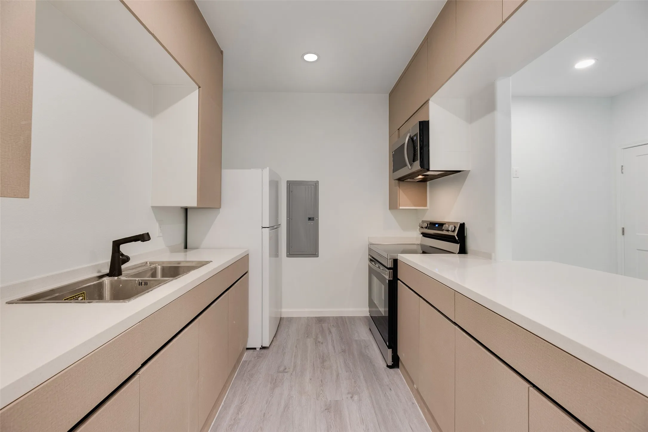 Apartment For Rent in Tarrant County , 4225 Bernice Street 204, Haltom City, Texas 76117, 2 Bedrooms, 2 Bathrooms, Garage spaces, 1,018 Sqft, built in 2024, Price $1,600, mls#21342578, Real Estate Agent in Haltom City, Homes For Rent in Tarrant county, Homes For Rent in Haltom City, Realtor in Haltom City Texas, Real Estate Brokerage Independent Realty Texas, Luminita Cordes Realtor