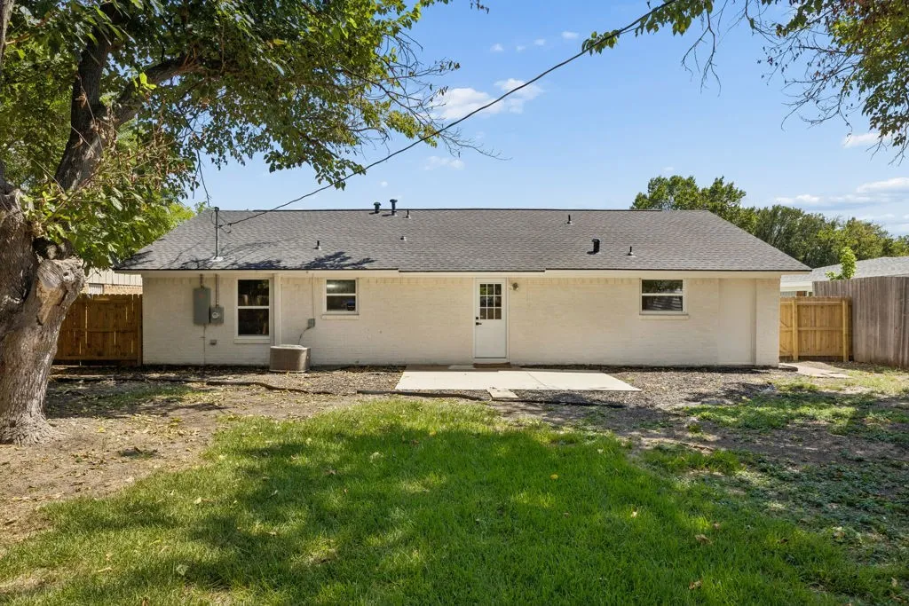 Single Family Residence For Sale in Dallas County , 2637 Materhorn Drive, Dallas, Texas 75228, 3 Bedroom, 2 Bathroom, 2 Garage spaces, 1,362 Sqft, built in 1957, mls#21341331, Real Estate Agent in Dallas, Homes For Sale in Dallas county, Homes For Sale in Dallas, Realtor in Dallas Texas, Real Estate Brokerage Independent Realty Texas, Luminita Cordes Realtor