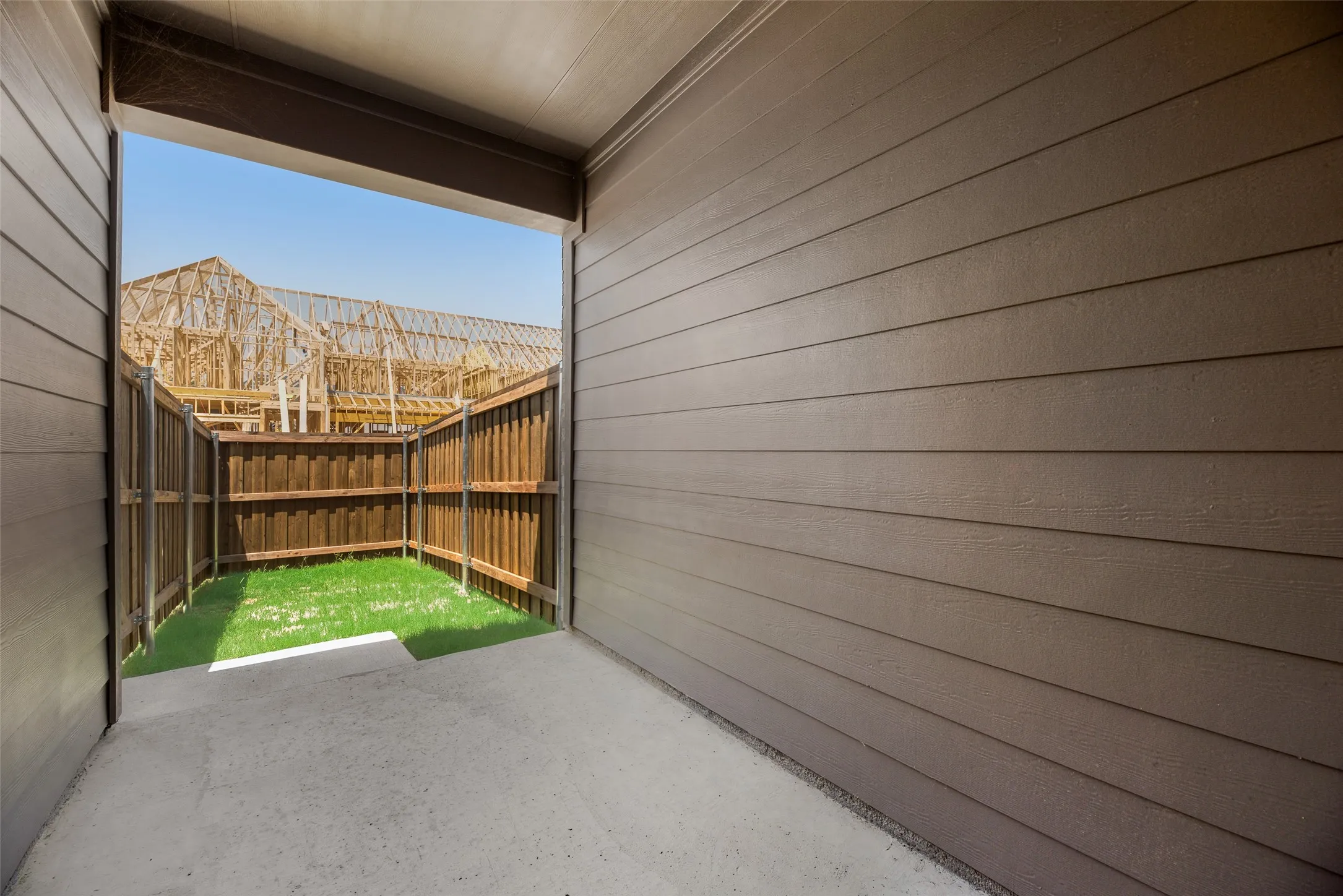 Townhouse For Rent in Tarrant County , 6918 Yellow Hammer Way, Arlington, Texas 76001, 3 Bedroom, 3 Bathroom, 2 Garage spaces, 1,860 Sqft, built in 2026, mls#21342589, Real Estate Agent in Arlington, Homes For Rent in Tarrant county, Homes For Rent in Arlington, Realtor in Arlington Texas, Real Estate Brokerage Independent Realty Texas, Luminita Cordes Realtor