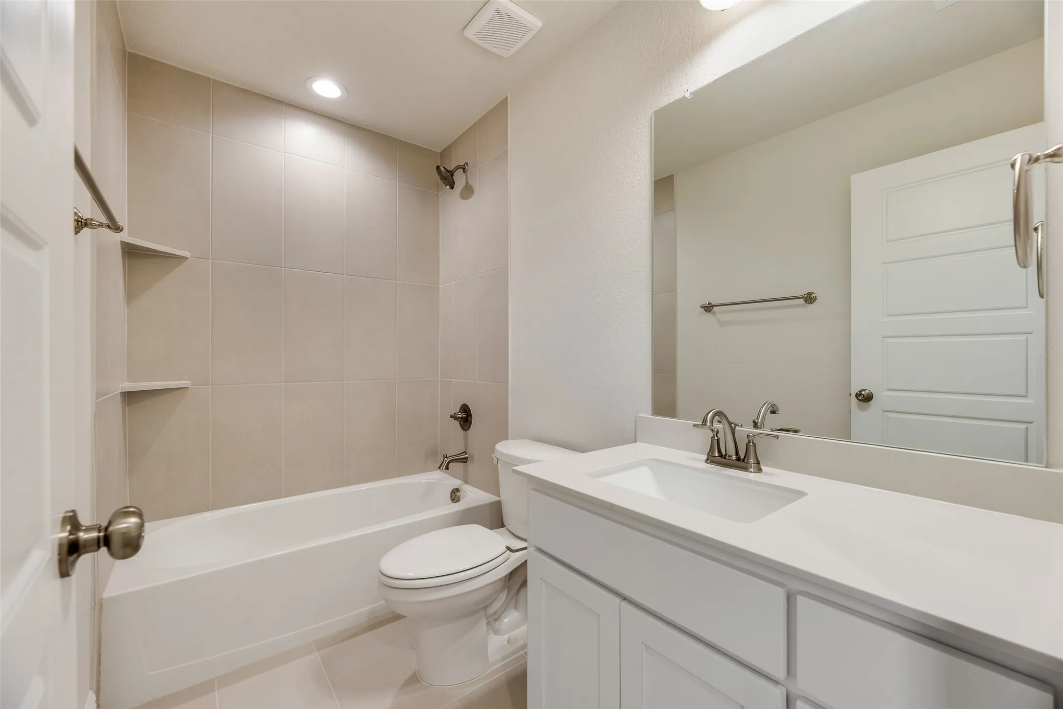 Townhouse For Rent in Tarrant County , 6918 Yellow Hammer Way, Arlington, Texas 76001, 3 Bedroom, 3 Bathroom, 2 Garage spaces, 1,860 Sqft, built in 2026, mls#21342589, Real Estate Agent in Arlington, Homes For Rent in Tarrant county, Homes For Rent in Arlington, Realtor in Arlington Texas, Real Estate Brokerage Independent Realty Texas, Luminita Cordes Realtor