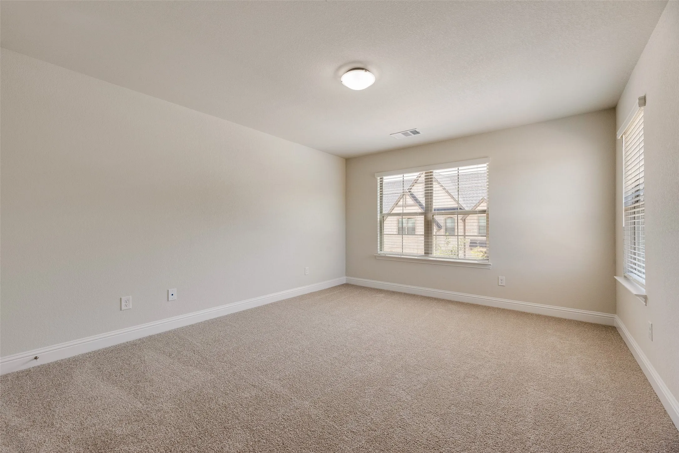 Townhouse For Rent in Tarrant County , 6918 Yellow Hammer Way, Arlington, Texas 76001, 3 Bedroom, 3 Bathroom, 2 Garage spaces, 1,860 Sqft, built in 2026, mls#21342589, Real Estate Agent in Arlington, Homes For Rent in Tarrant county, Homes For Rent in Arlington, Realtor in Arlington Texas, Real Estate Brokerage Independent Realty Texas, Luminita Cordes Realtor