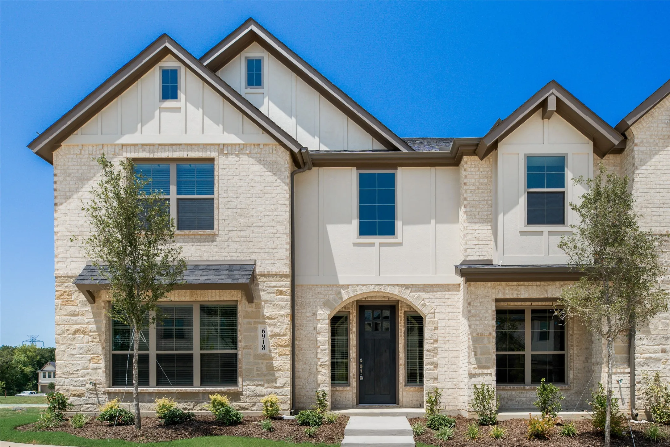 Townhouse For Rent in Tarrant County , 6918 Yellow Hammer Way, Arlington, Texas 76001, 3 Bedroom, 3 Bathroom, 2 Garage spaces, 1,860 Sqft, built in 2026, mls#21342589, Real Estate Agent in Arlington, Homes For Rent in Tarrant county, Homes For Rent in Arlington, Realtor in Arlington Texas, Real Estate Brokerage Independent Realty Texas, Luminita Cordes Realtor