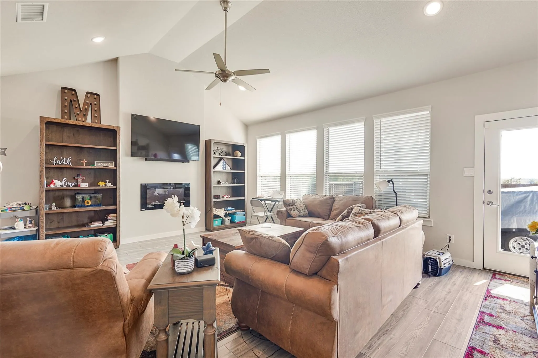 Single Family Residence For Sale in Tarrant County , 2513 Peoria Drive, Fort Worth, Texas 76179, 4 Bedroom, 3 Bathroom, 2 Garage spaces, 2,238 Sqft, built in 2022, mls#21342593, Real Estate Agent in Fort Worth, Homes For Sale in Tarrant county, Homes For Sale in Fort Worth, Realtor in Fort Worth Texas, Real Estate Brokerage Independent Realty Texas, Luminita Cordes Realtor