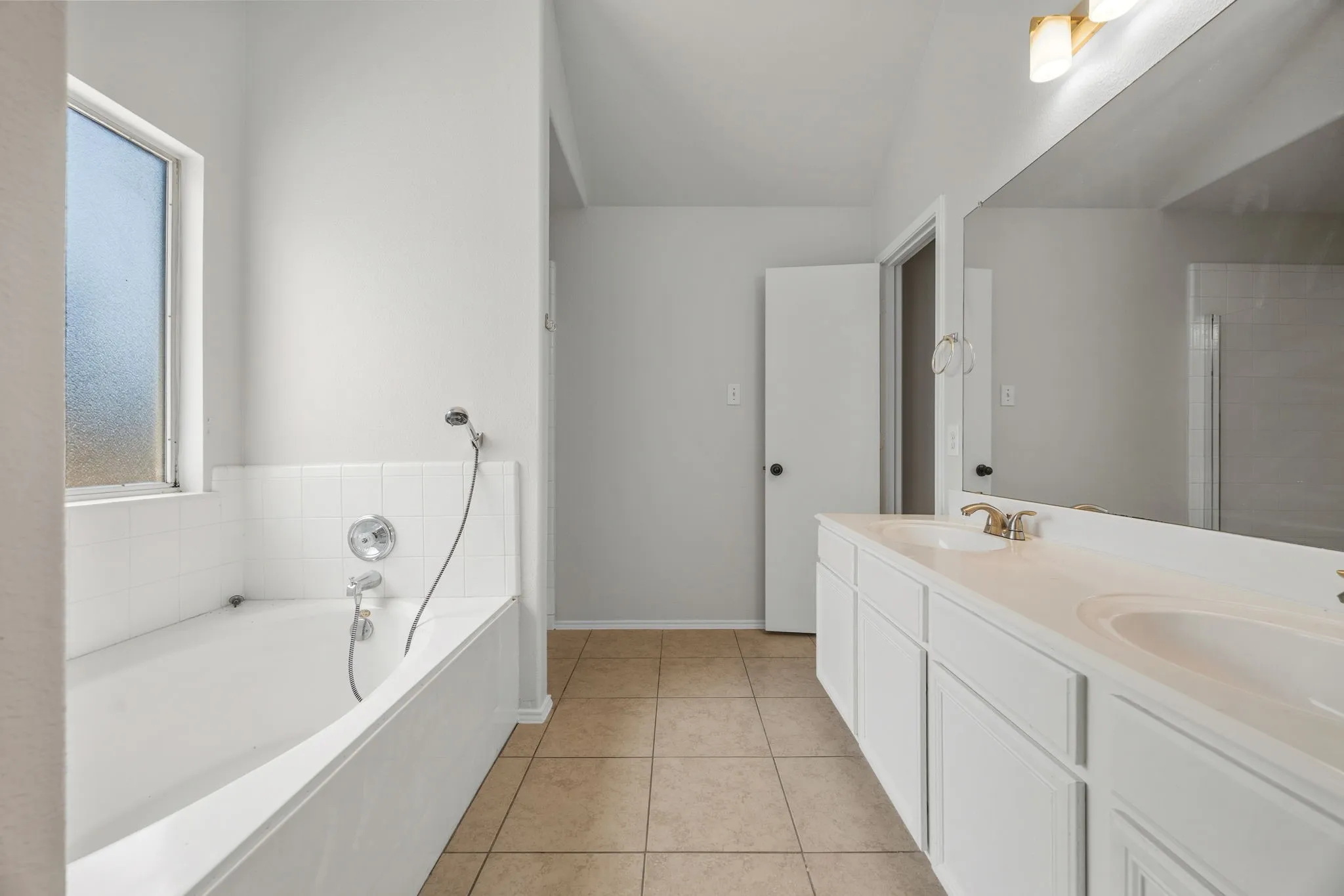 Single Family Residence For Rent in Collin County , 9313 Norfolk Lane, Mc Kinney, Texas 75071, 3 Bedroom, 2 Bathroom, 2 Garage spaces, 1,604 Sqft, built in 2001, mls#21297704, Real Estate Agent in Mc Kinney, Homes For Rent in Collin county, Homes For Rent in Mc Kinney, Realtor in Mc Kinney Texas, Real Estate Brokerage Independent Realty Texas, Luminita Cordes Realtor