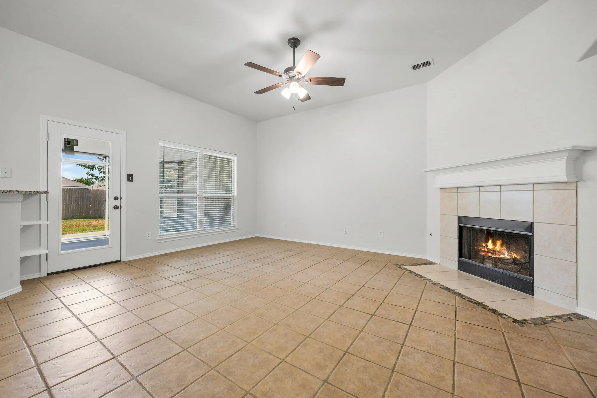 Single Family Residence For Rent in Collin County , 9313 Norfolk Lane, Mc Kinney, Texas 75071, 3 Bedroom, 2 Bathroom, 2 Garage spaces, 1,604 Sqft, built in 2001, mls#21297704, Real Estate Agent in Mc Kinney, Homes For Rent in Collin county, Homes For Rent in Mc Kinney, Realtor in Mc Kinney Texas, Real Estate Brokerage Independent Realty Texas, Luminita Cordes Realtor