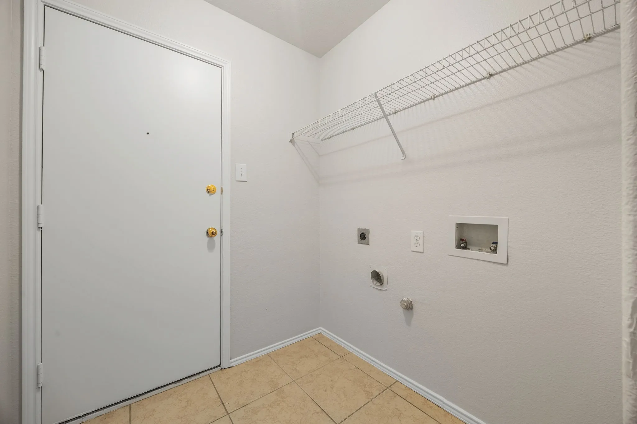 Single Family Residence For Rent in Collin County , 9313 Norfolk Lane, Mc Kinney, Texas 75071, 3 Bedroom, 2 Bathroom, 2 Garage spaces, 1,604 Sqft, built in 2001, mls#21297704, Real Estate Agent in Mc Kinney, Homes For Rent in Collin county, Homes For Rent in Mc Kinney, Realtor in Mc Kinney Texas, Real Estate Brokerage Independent Realty Texas, Luminita Cordes Realtor