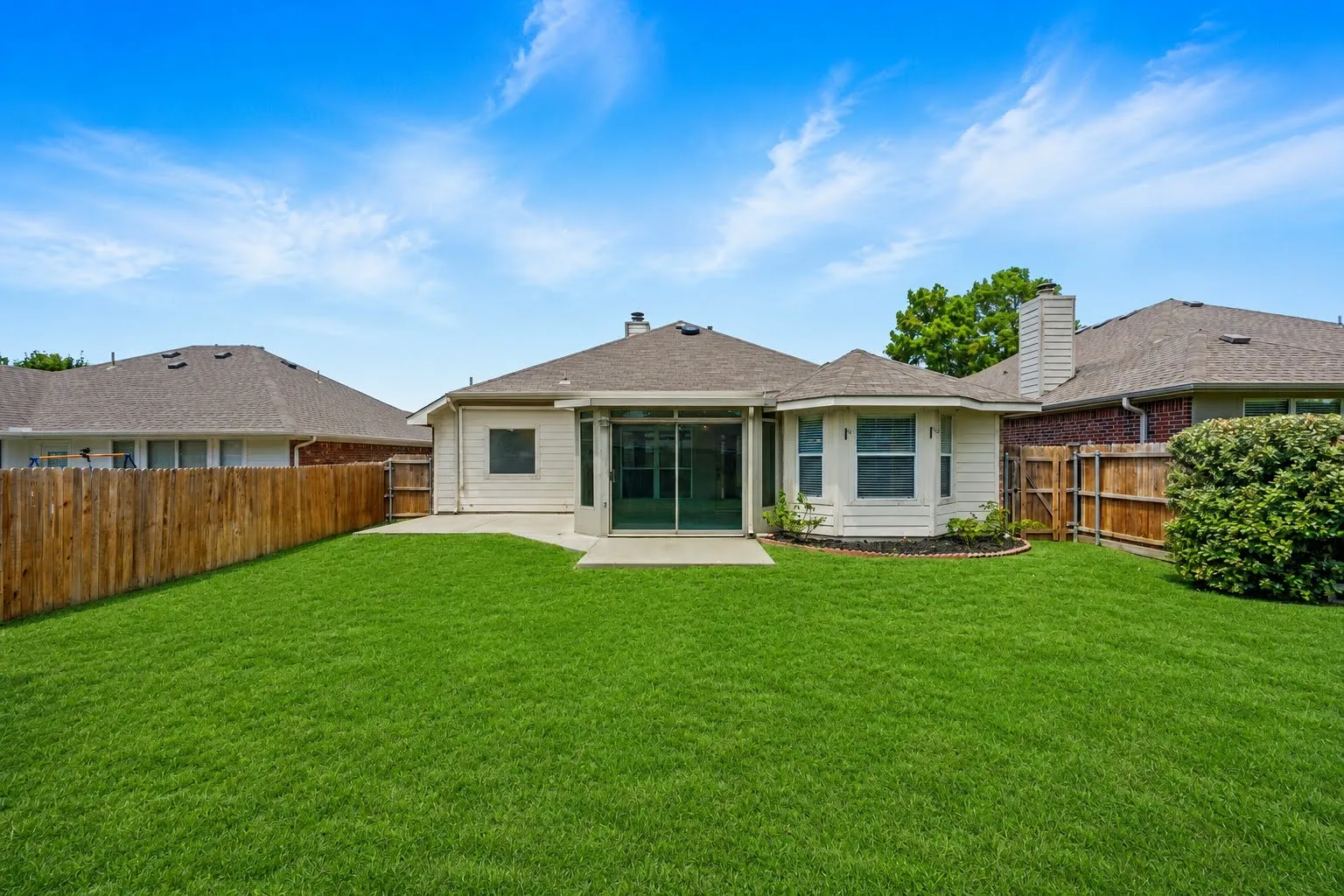 Single Family Residence For Rent in Collin County , 9313 Norfolk Lane, Mc Kinney, Texas 75071, 3 Bedroom, 2 Bathroom, 2 Garage spaces, 1,604 Sqft, built in 2001, mls#21297704, Real Estate Agent in Mc Kinney, Homes For Rent in Collin county, Homes For Rent in Mc Kinney, Realtor in Mc Kinney Texas, Real Estate Brokerage Independent Realty Texas, Luminita Cordes Realtor