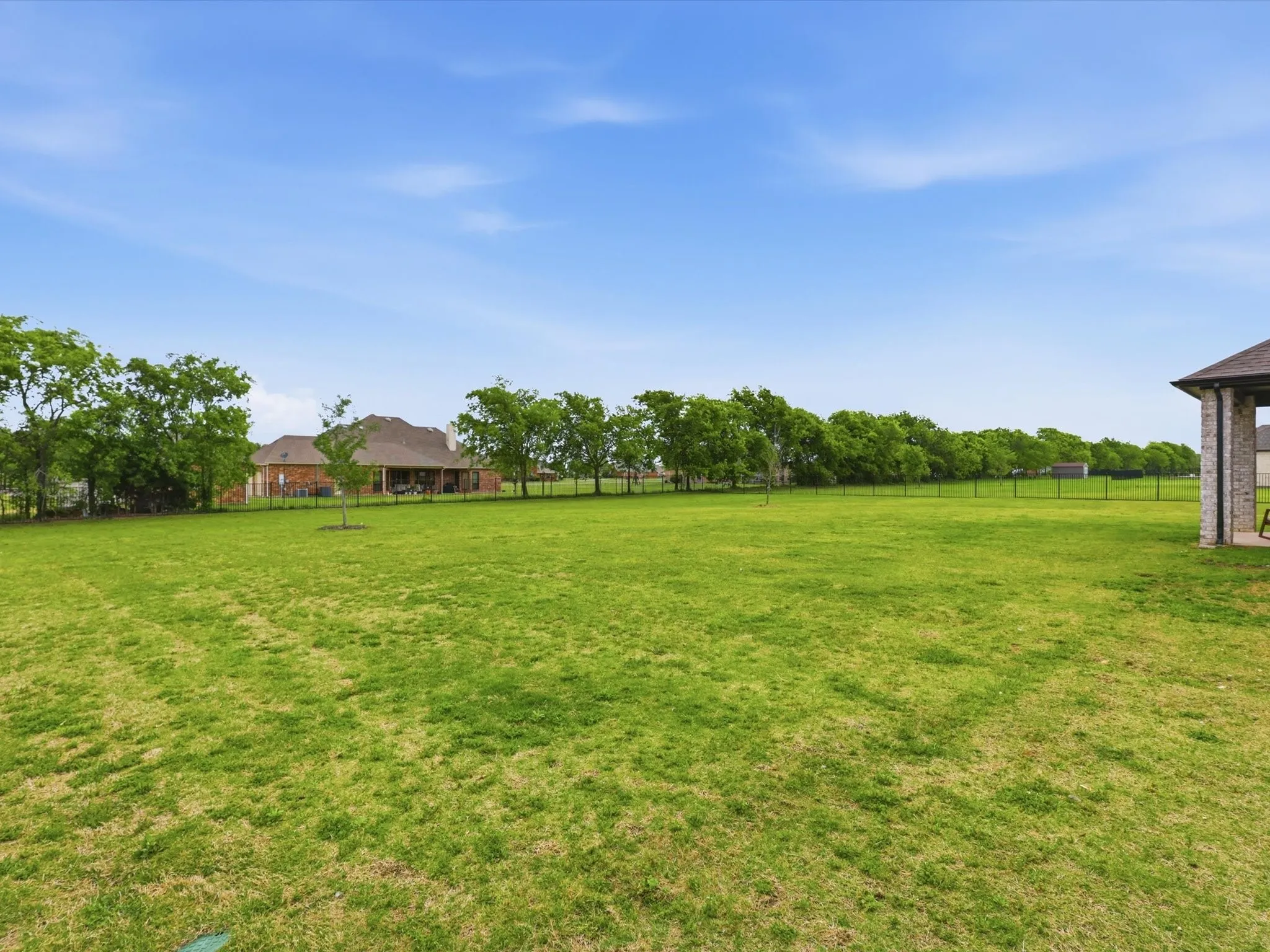 Single Family Residence For Sale in Grayson County , 300 Waterview Drive, Gunter, Texas 75058, 4 Bedroom, 3 Bathroom, 3 Garage spaces, 2,784 Sqft, built in 2023, mls#21342220, Real Estate Agent in Gunter, Homes For Sale in Grayson county, Homes For Sale in Gunter, Realtor in Gunter Texas, Real Estate Brokerage Independent Realty Texas, Luminita Cordes Realtor