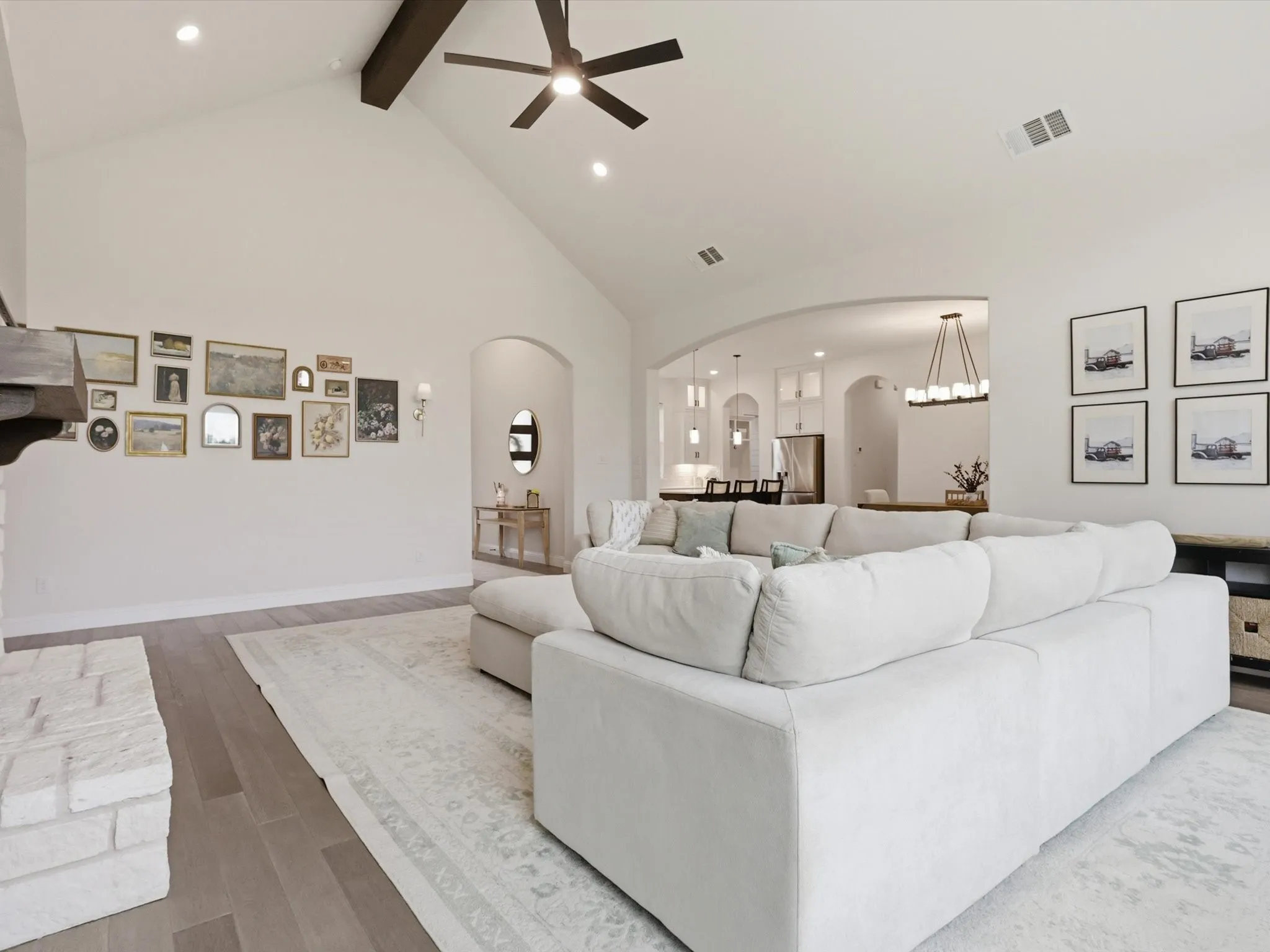 Single Family Residence For Sale in Grayson County , 300 Waterview Drive, Gunter, Texas 75058, 4 Bedroom, 3 Bathroom, 3 Garage spaces, 2,784 Sqft, built in 2023, mls#21342220, Real Estate Agent in Gunter, Homes For Sale in Grayson county, Homes For Sale in Gunter, Realtor in Gunter Texas, Real Estate Brokerage Independent Realty Texas, Luminita Cordes Realtor