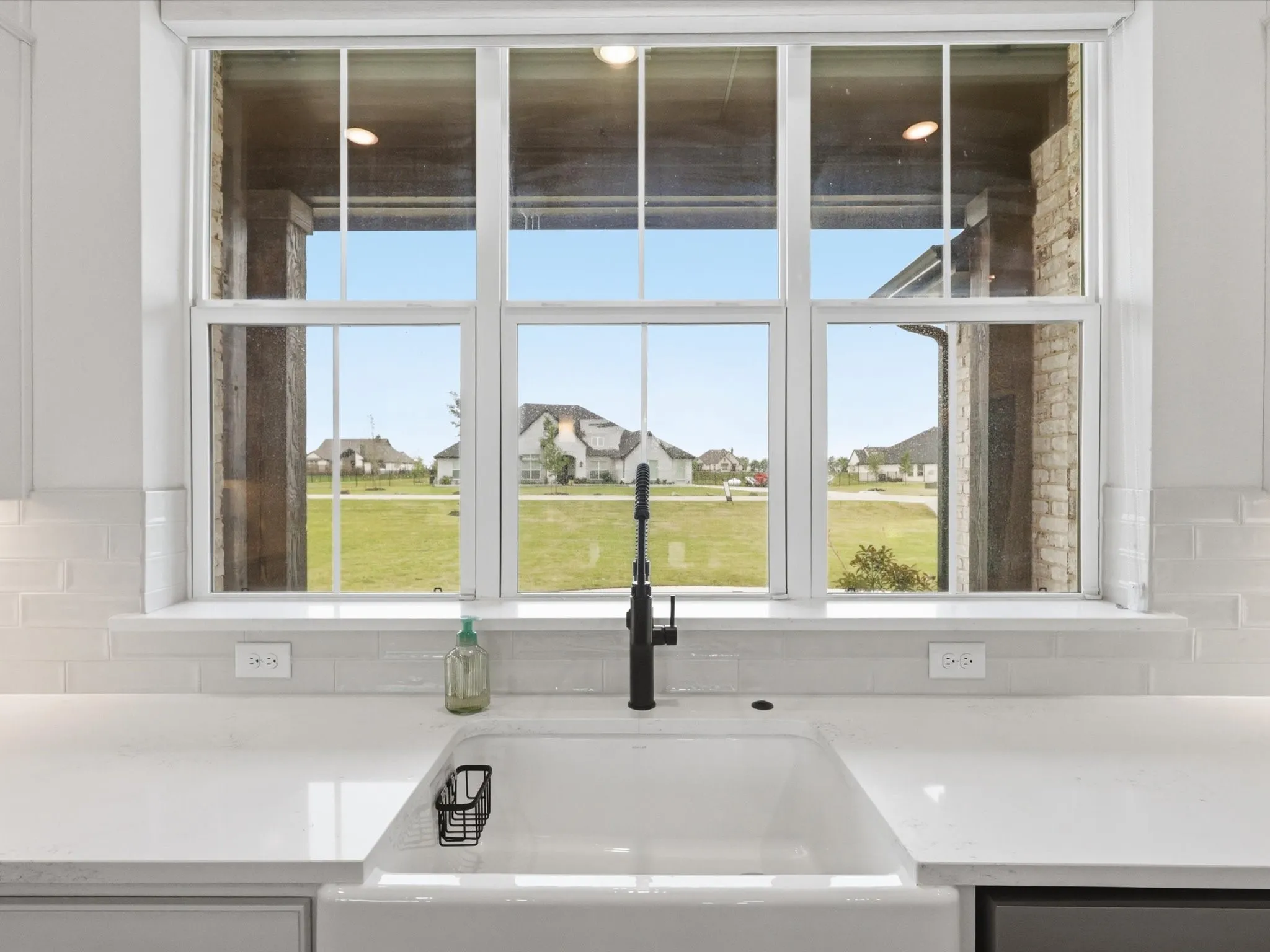 Single Family Residence For Sale in Grayson County , 300 Waterview Drive, Gunter, Texas 75058, 4 Bedroom, 3 Bathroom, 3 Garage spaces, 2,784 Sqft, built in 2023, mls#21342220, Real Estate Agent in Gunter, Homes For Sale in Grayson county, Homes For Sale in Gunter, Realtor in Gunter Texas, Real Estate Brokerage Independent Realty Texas, Luminita Cordes Realtor
