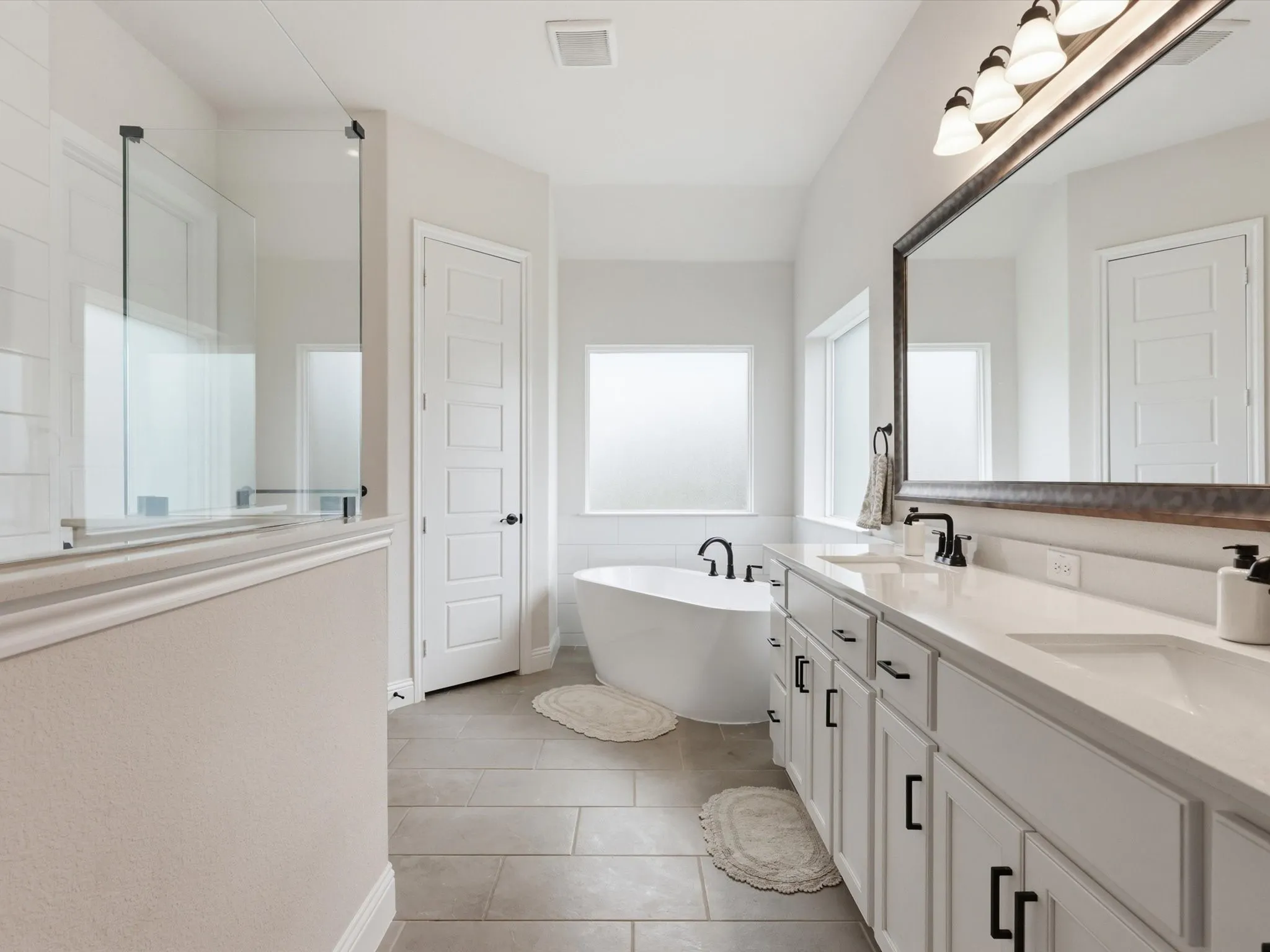 Single Family Residence For Sale in Grayson County , 300 Waterview Drive, Gunter, Texas 75058, 4 Bedroom, 3 Bathroom, 3 Garage spaces, 2,784 Sqft, built in 2023, mls#21342220, Real Estate Agent in Gunter, Homes For Sale in Grayson county, Homes For Sale in Gunter, Realtor in Gunter Texas, Real Estate Brokerage Independent Realty Texas, Luminita Cordes Realtor