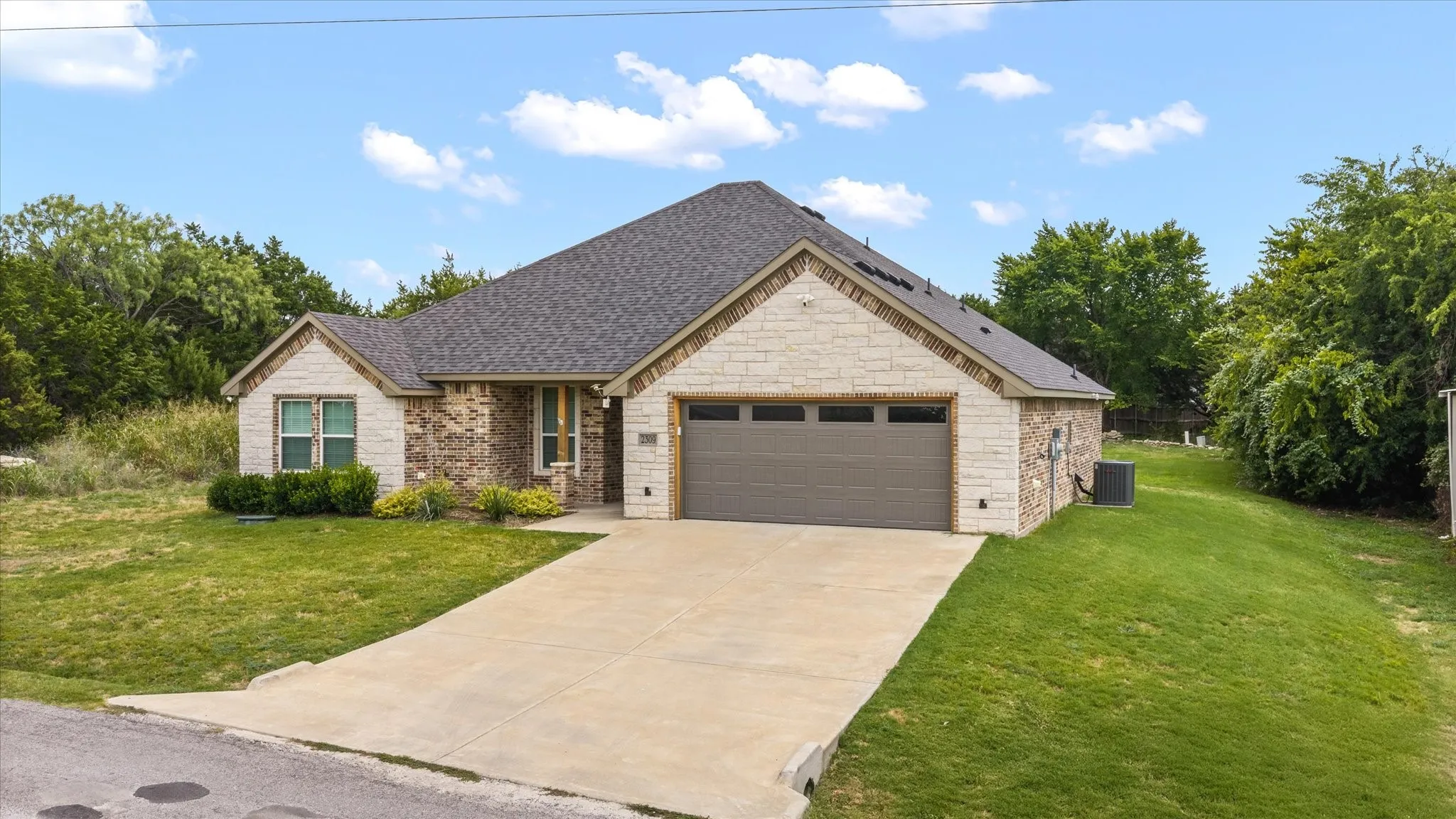 Single Family Residence For Sale in Hood County , 2309 Christine Drive, Granbury, Texas 76048, 4 Bedroom, 2 Bathroom, 2 Garage spaces, 2,038 Sqft, built in 2022, mls#21337415, Real Estate Agent in Granbury, Homes For Sale in Hood county, Homes For Sale in Granbury, Realtor in Granbury Texas, Real Estate Brokerage Independent Realty Texas, Luminita Cordes Realtor
