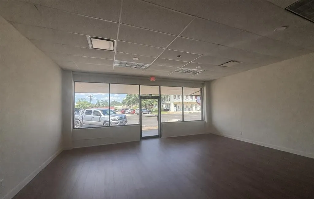 Office For Sale in Camp County , 133 Jefferson, Pittsburg, Texas 75686, 0, 0, Garage spaces, 0 Sqft, built in 1902, mls#21342622, Real Estate Agent in Pittsburg, Homes For Sale in Camp county, Homes For Sale in Pittsburg, Realtor in Pittsburg Texas, Real Estate Brokerage Independent Realty Texas, Luminita Cordes Realtor