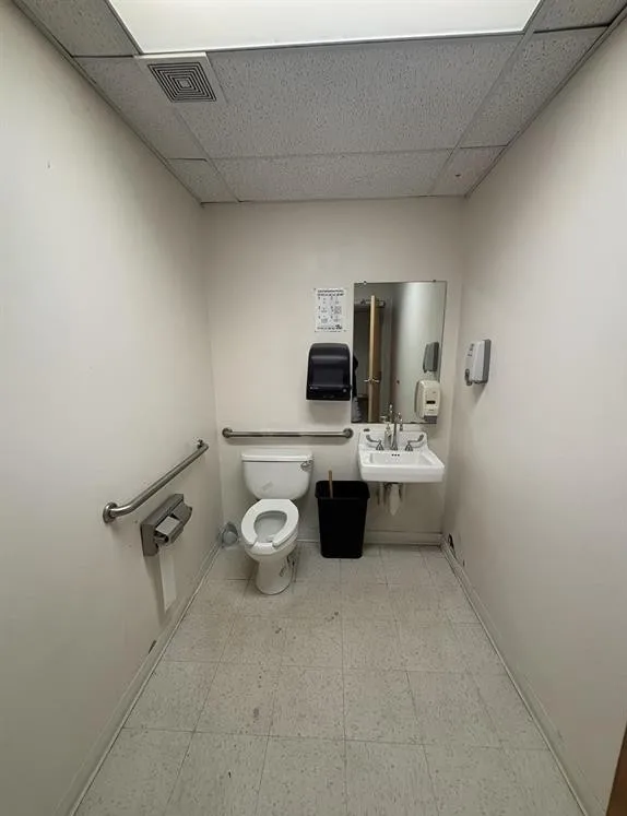 Office For Sale in Camp County , 133 Jefferson, Pittsburg, Texas 75686, 0, 0, Garage spaces, 0 Sqft, built in 1902, mls#21342622, Real Estate Agent in Pittsburg, Homes For Sale in Camp county, Homes For Sale in Pittsburg, Realtor in Pittsburg Texas, Real Estate Brokerage Independent Realty Texas, Luminita Cordes Realtor