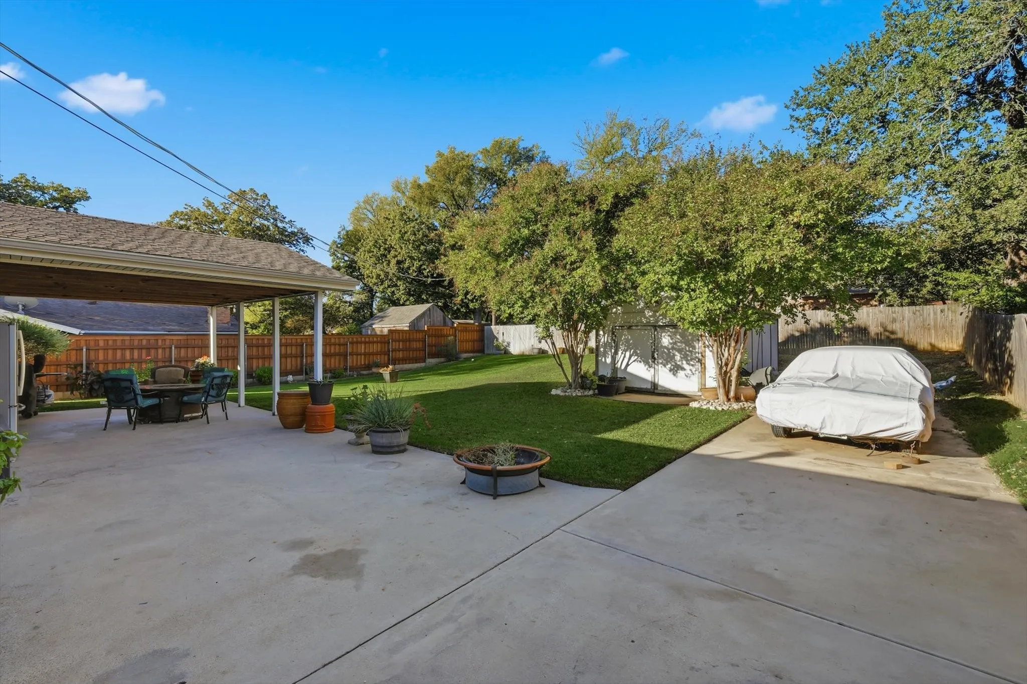 Single Family Residence For Sale in Tarrant County , 6971 Cox Lane, North Richland Hills, Texas 76182, 3 Bedroom, 2 Bathroom, 2 Garage spaces, 1,252 Sqft, built in 1969, mls#21342623, Real Estate Agent in North Richland Hills, Homes For Sale in Tarrant county, Homes For Sale in North Richland Hills, Realtor in North Richland Hills Texas, Real Estate Brokerage Independent Realty Texas, Luminita Cordes Realtor