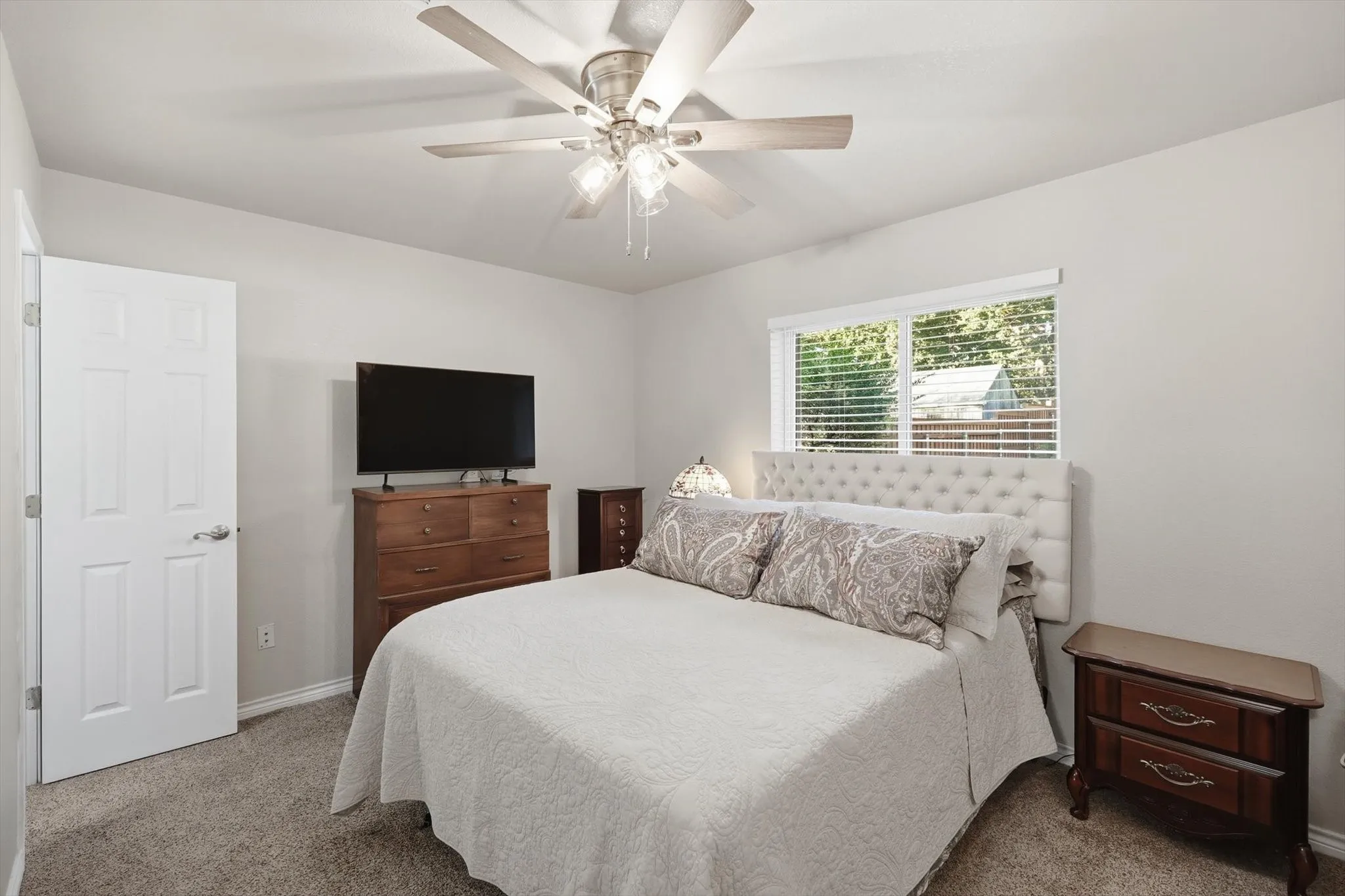 Single Family Residence For Sale in Tarrant County , 6971 Cox Lane, North Richland Hills, Texas 76182, 3 Bedroom, 2 Bathroom, 2 Garage spaces, 1,252 Sqft, built in 1969, mls#21342623, Real Estate Agent in North Richland Hills, Homes For Sale in Tarrant county, Homes For Sale in North Richland Hills, Realtor in North Richland Hills Texas, Real Estate Brokerage Independent Realty Texas, Luminita Cordes Realtor