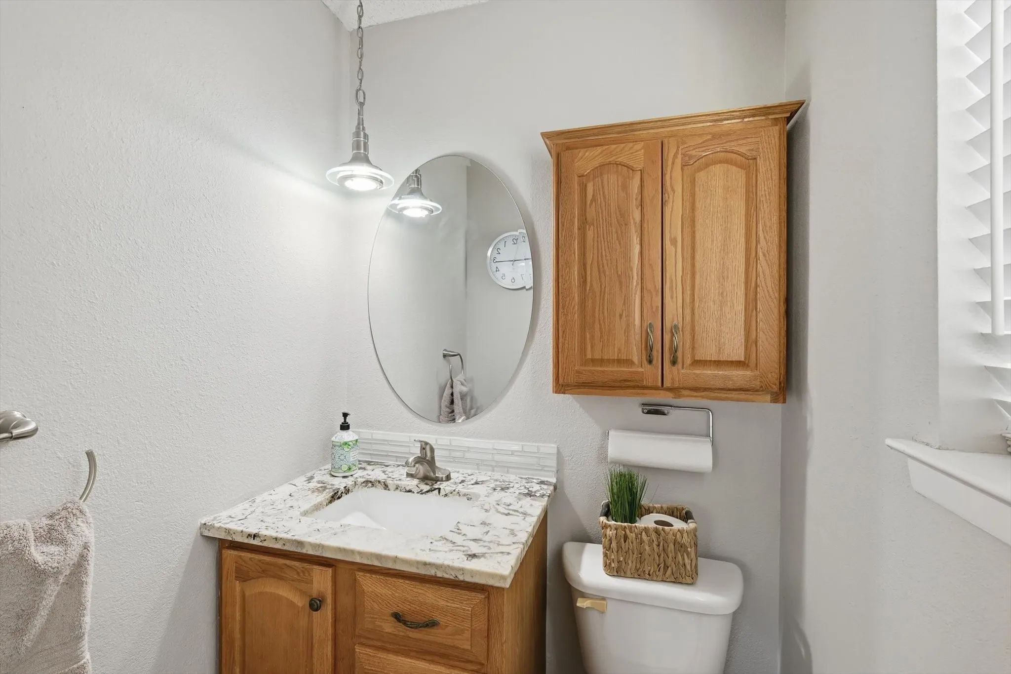Single Family Residence For Sale in Tarrant County , 6971 Cox Lane, North Richland Hills, Texas 76182, 3 Bedroom, 2 Bathroom, 2 Garage spaces, 1,252 Sqft, built in 1969, mls#21342623, Real Estate Agent in North Richland Hills, Homes For Sale in Tarrant county, Homes For Sale in North Richland Hills, Realtor in North Richland Hills Texas, Real Estate Brokerage Independent Realty Texas, Luminita Cordes Realtor