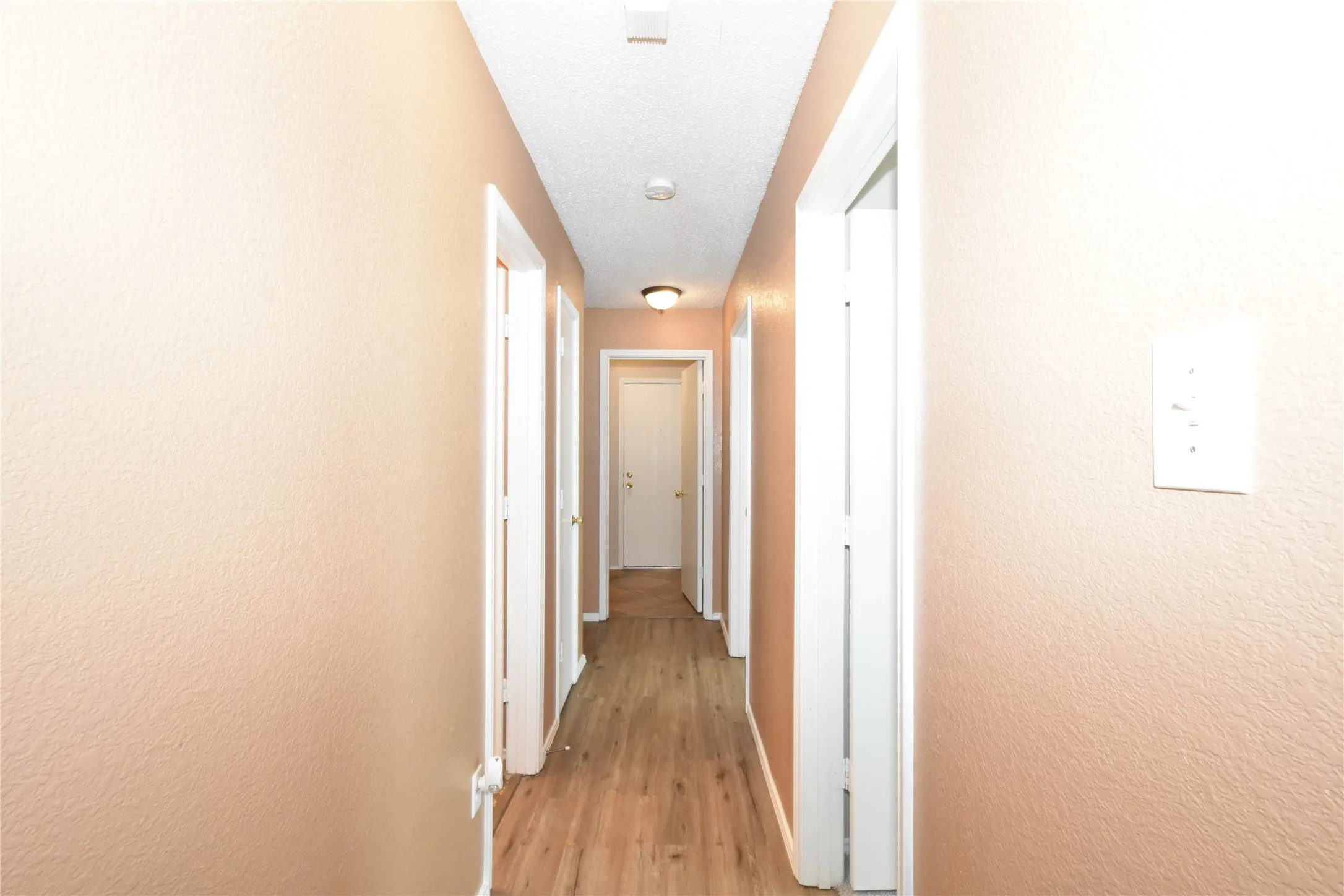 Single Family Residence For Rent in Tarrant County , 1130 Seneca Drive, Arlington, Texas 76017, 3 Bedroom, 2 Bathroom, 2 Garage spaces, 1,868 Sqft, built in 2003, mls#21321916, Real Estate Agent in Arlington, Homes For Rent in Tarrant county, Homes For Rent in Arlington, Realtor in Arlington Texas, Real Estate Brokerage Independent Realty Texas, Luminita Cordes Realtor