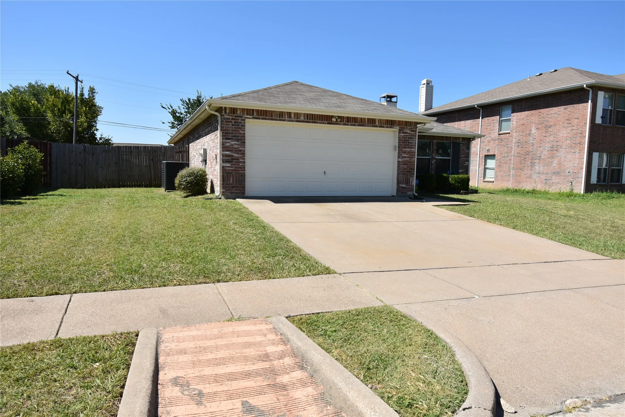 Single Family Residence For Rent in Tarrant County , 1130 Seneca Drive, Arlington, Texas 76017, 3 Bedroom, 2 Bathroom, 2 Garage spaces, 1,868 Sqft, built in 2003, mls#21321916, Real Estate Agent in Arlington, Homes For Rent in Tarrant county, Homes For Rent in Arlington, Realtor in Arlington Texas, Real Estate Brokerage Independent Realty Texas, Luminita Cordes Realtor