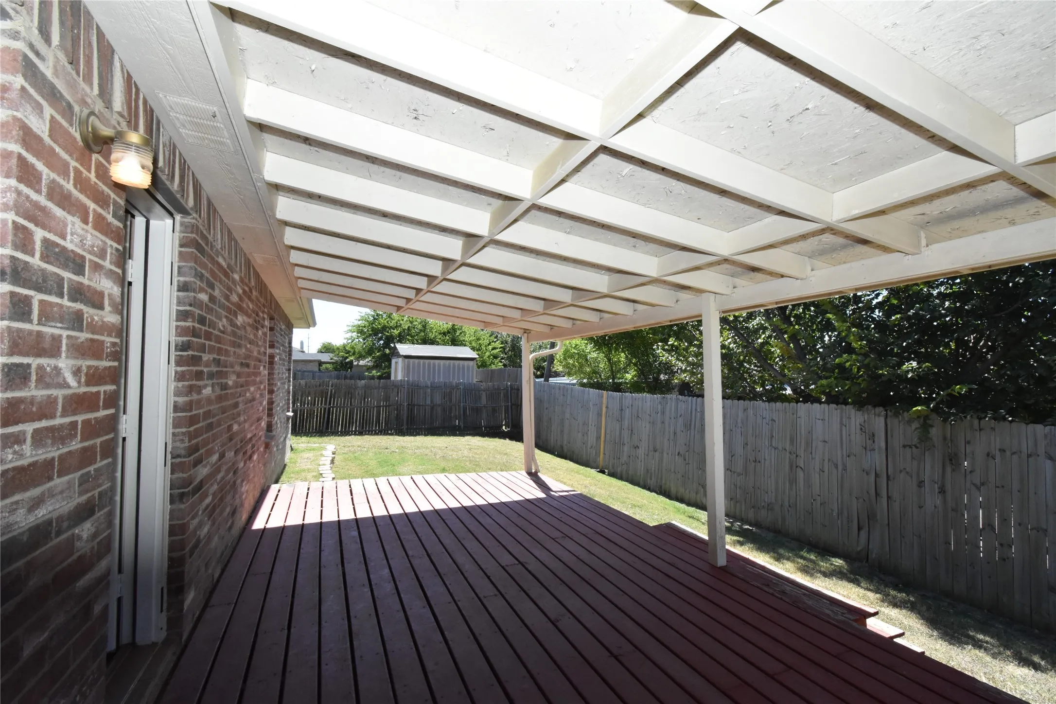 Single Family Residence For Rent in Tarrant County , 1130 Seneca Drive, Arlington, Texas 76017, 3 Bedroom, 2 Bathroom, 2 Garage spaces, 1,868 Sqft, built in 2003, mls#21321916, Real Estate Agent in Arlington, Homes For Rent in Tarrant county, Homes For Rent in Arlington, Realtor in Arlington Texas, Real Estate Brokerage Independent Realty Texas, Luminita Cordes Realtor