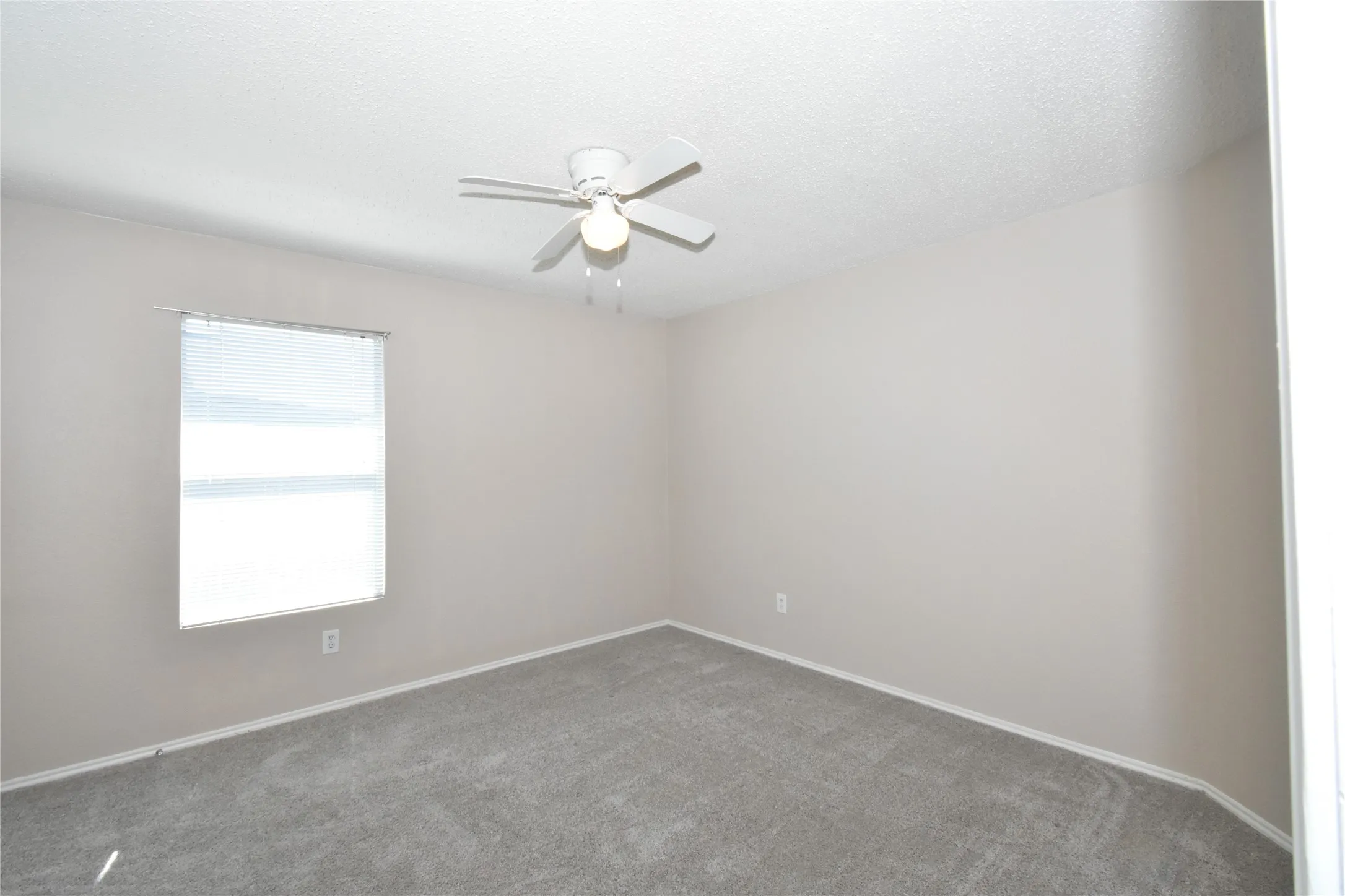 Single Family Residence For Rent in Tarrant County , 1130 Seneca Drive, Arlington, Texas 76017, 3 Bedroom, 2 Bathroom, 2 Garage spaces, 1,868 Sqft, built in 2003, mls#21321916, Real Estate Agent in Arlington, Homes For Rent in Tarrant county, Homes For Rent in Arlington, Realtor in Arlington Texas, Real Estate Brokerage Independent Realty Texas, Luminita Cordes Realtor