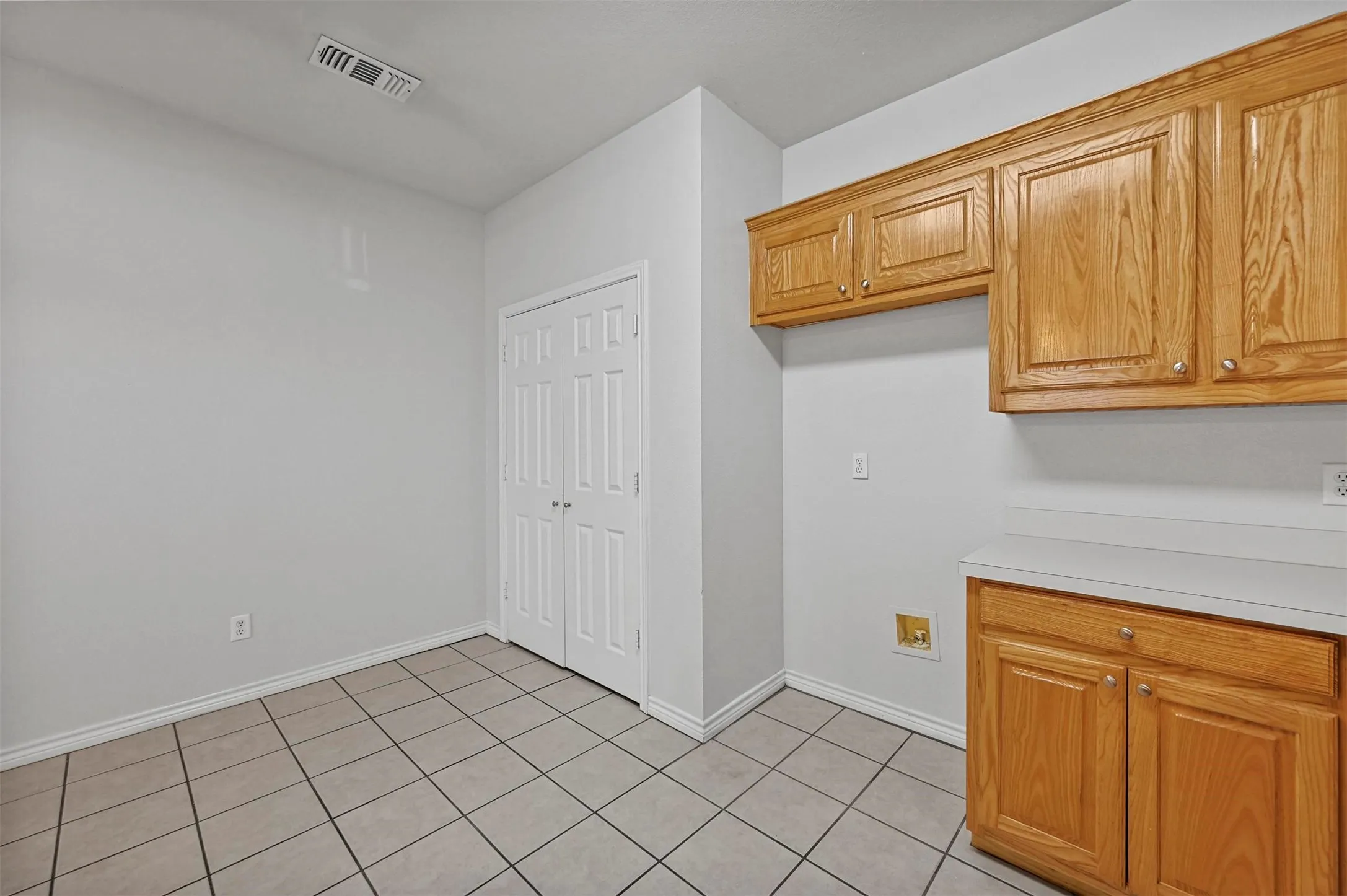 Duplex For Rent in Grayson County , 514 Harris Street, Gunter, Texas 75058, 3 Bedroom, 2 Bathroom, 2 Garage spaces, 1,136 Sqft, built in 2009, mls#21342629, Real Estate Agent in Gunter, Homes For Rent in Grayson county, Homes For Rent in Gunter, Realtor in Gunter Texas, Real Estate Brokerage Independent Realty Texas, Luminita Cordes Realtor