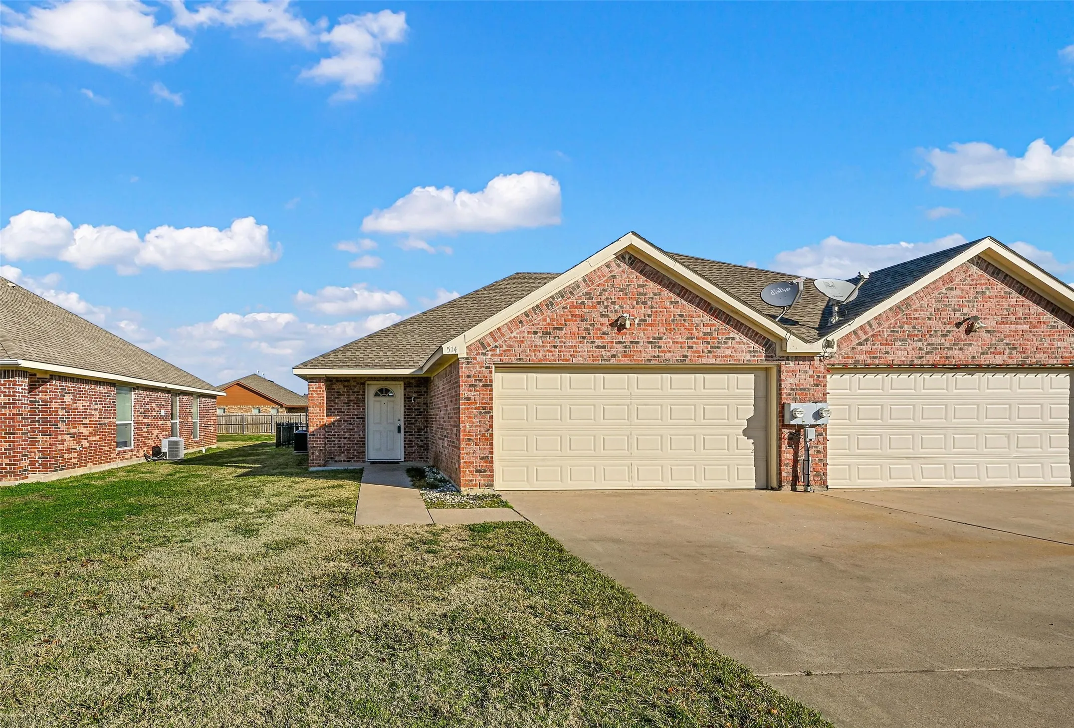 Duplex For Rent in Grayson County , 514 Harris Street, Gunter, Texas 75058, 3 Bedroom, 2 Bathroom, 2 Garage spaces, 1,136 Sqft, built in 2009, mls#21342629, Real Estate Agent in Gunter, Homes For Rent in Grayson county, Homes For Rent in Gunter, Realtor in Gunter Texas, Real Estate Brokerage Independent Realty Texas, Luminita Cordes Realtor