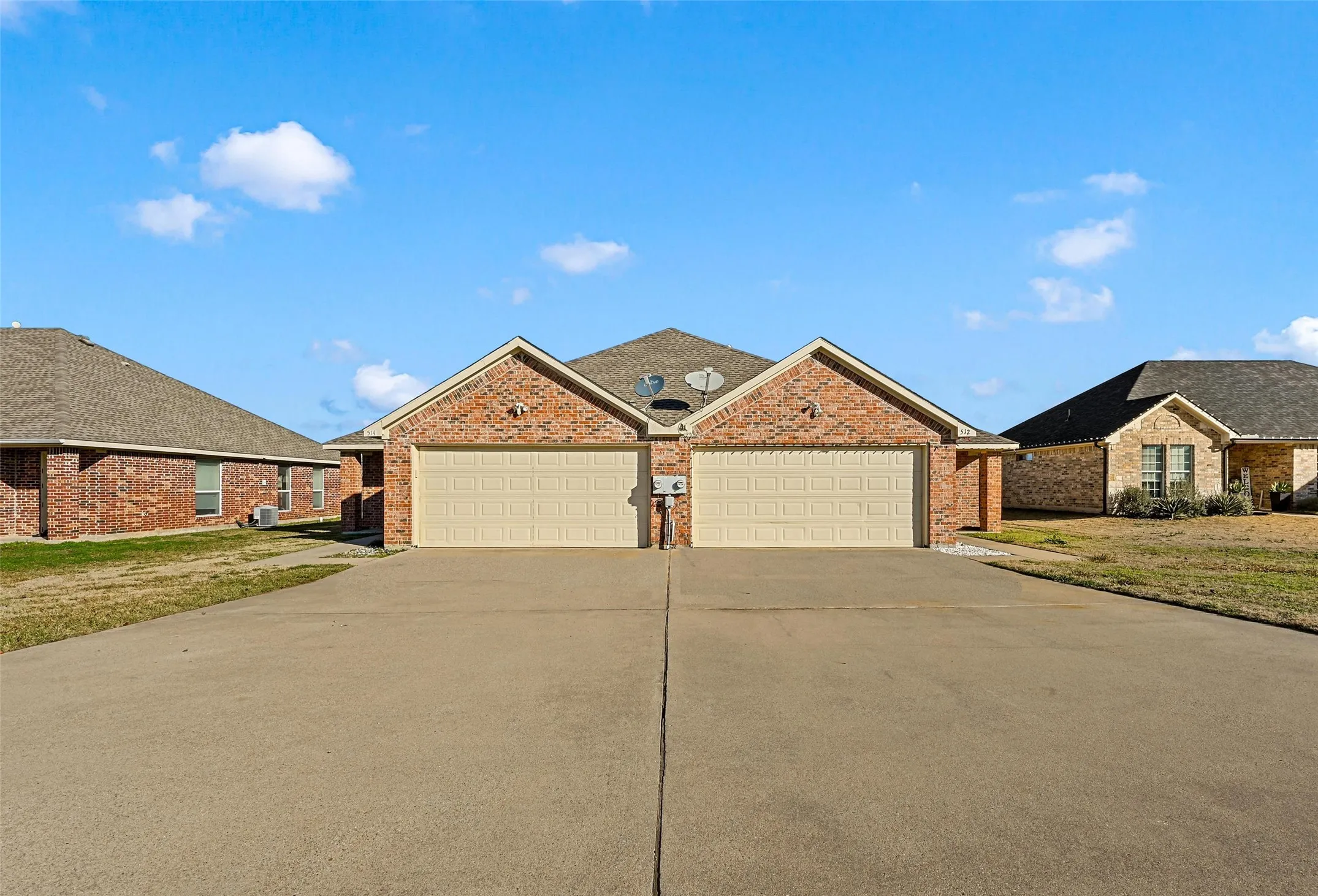 Duplex For Rent in Grayson County , 514 Harris Street, Gunter, Texas 75058, 3 Bedroom, 2 Bathroom, 2 Garage spaces, 1,136 Sqft, built in 2009, mls#21342629, Real Estate Agent in Gunter, Homes For Rent in Grayson county, Homes For Rent in Gunter, Realtor in Gunter Texas, Real Estate Brokerage Independent Realty Texas, Luminita Cordes Realtor