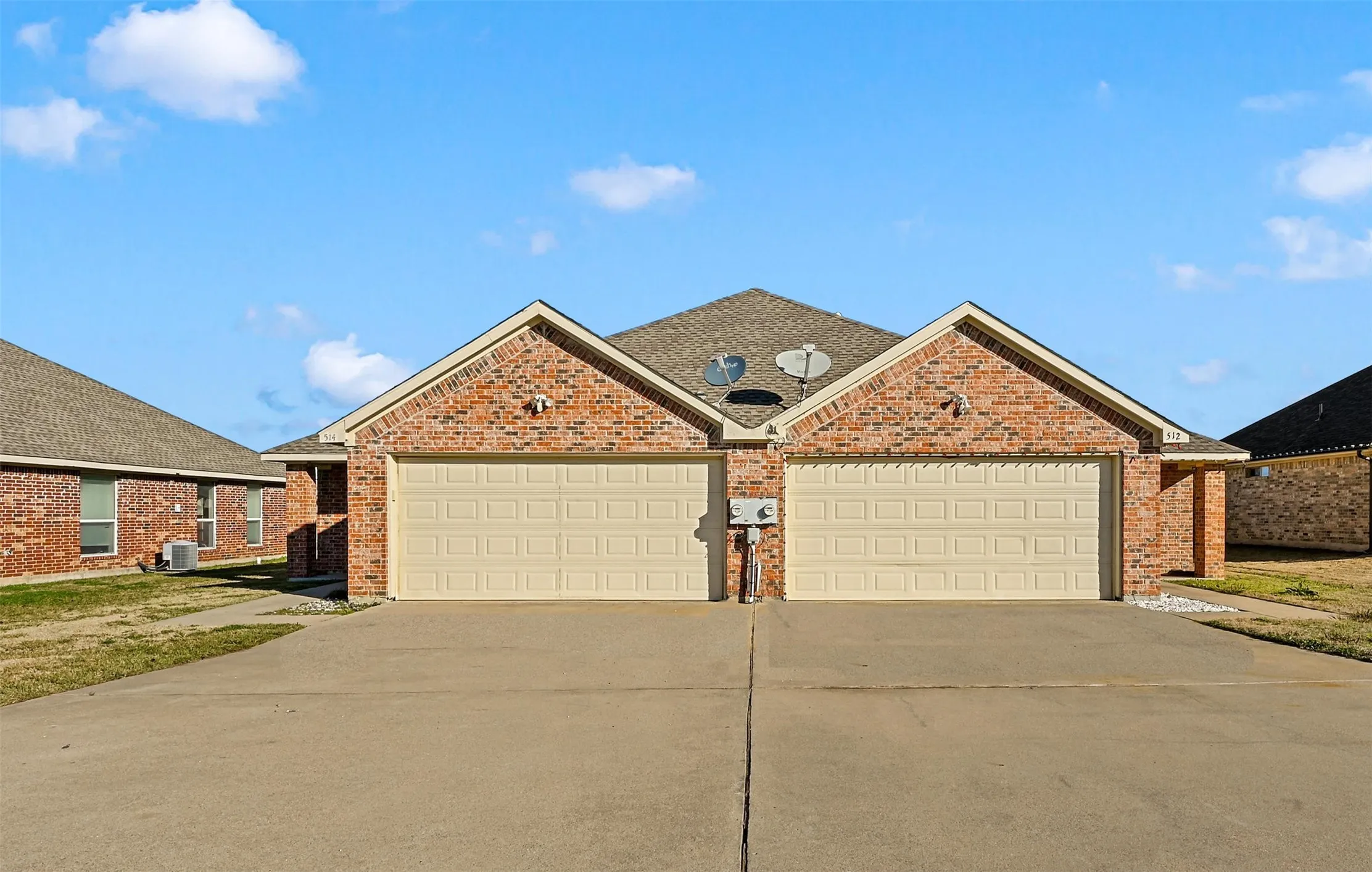 Duplex For Rent in Grayson County , 514 Harris Street, Gunter, Texas 75058, 3 Bedroom, 2 Bathroom, 2 Garage spaces, 1,136 Sqft, built in 2009, mls#21342629, Real Estate Agent in Gunter, Homes For Rent in Grayson county, Homes For Rent in Gunter, Realtor in Gunter Texas, Real Estate Brokerage Independent Realty Texas, Luminita Cordes Realtor