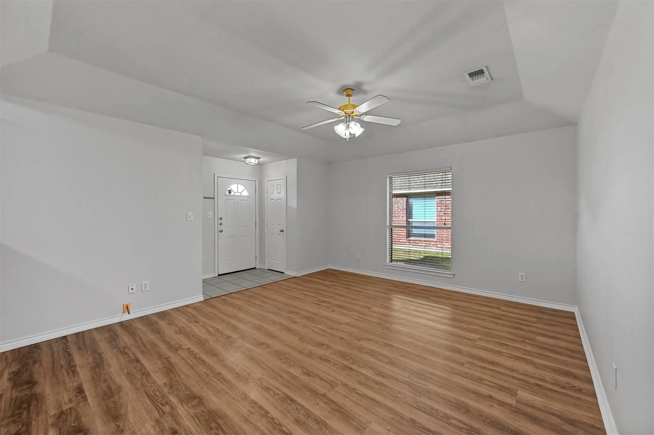 Duplex For Rent in Grayson County , 514 Harris Street, Gunter, Texas 75058, 3 Bedroom, 2 Bathroom, 2 Garage spaces, 1,136 Sqft, built in 2009, mls#21342629, Real Estate Agent in Gunter, Homes For Rent in Grayson county, Homes For Rent in Gunter, Realtor in Gunter Texas, Real Estate Brokerage Independent Realty Texas, Luminita Cordes Realtor