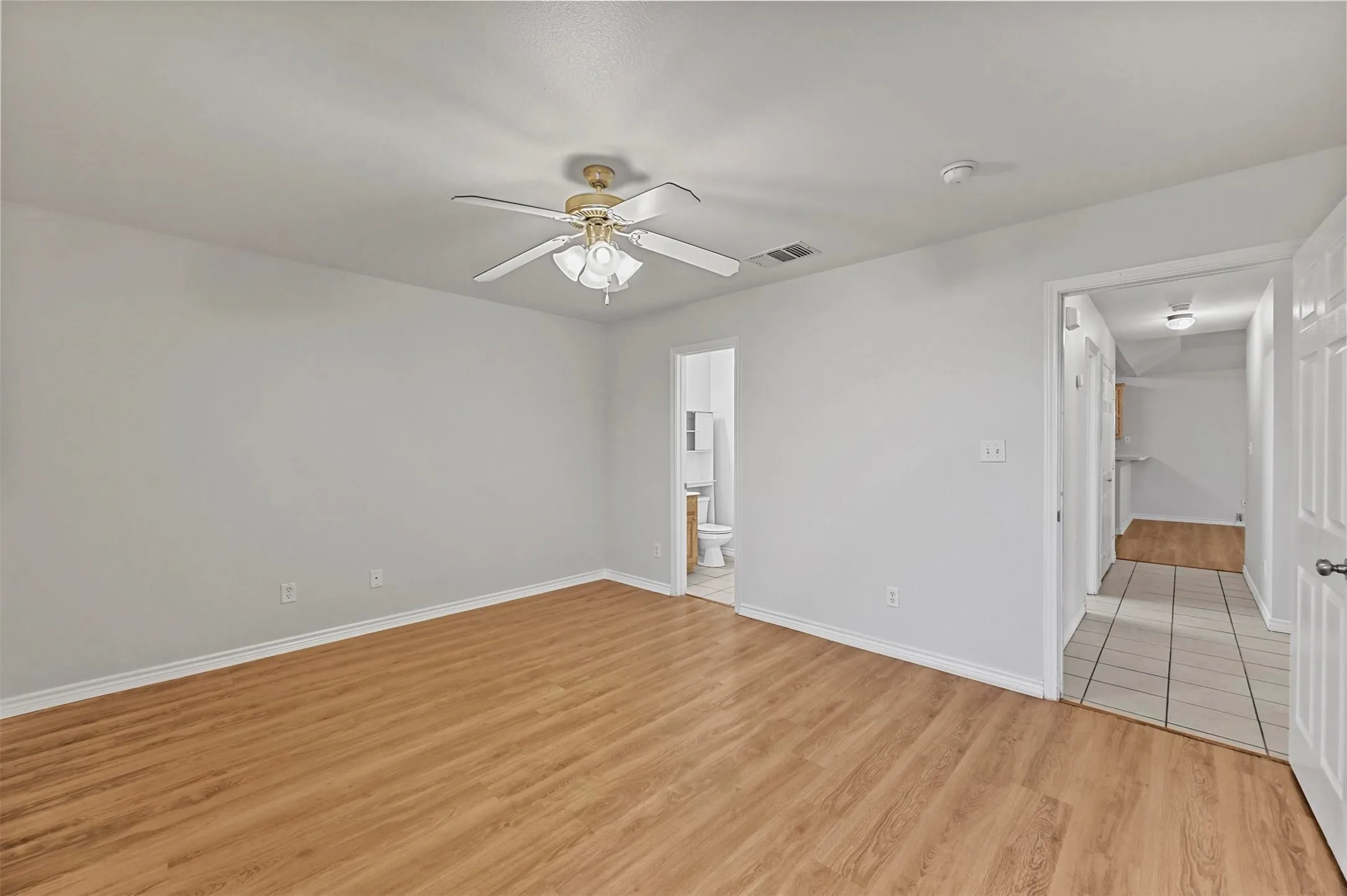 Duplex For Rent in Grayson County , 514 Harris Street, Gunter, Texas 75058, 3 Bedroom, 2 Bathroom, 2 Garage spaces, 1,136 Sqft, built in 2009, mls#21342629, Real Estate Agent in Gunter, Homes For Rent in Grayson county, Homes For Rent in Gunter, Realtor in Gunter Texas, Real Estate Brokerage Independent Realty Texas, Luminita Cordes Realtor